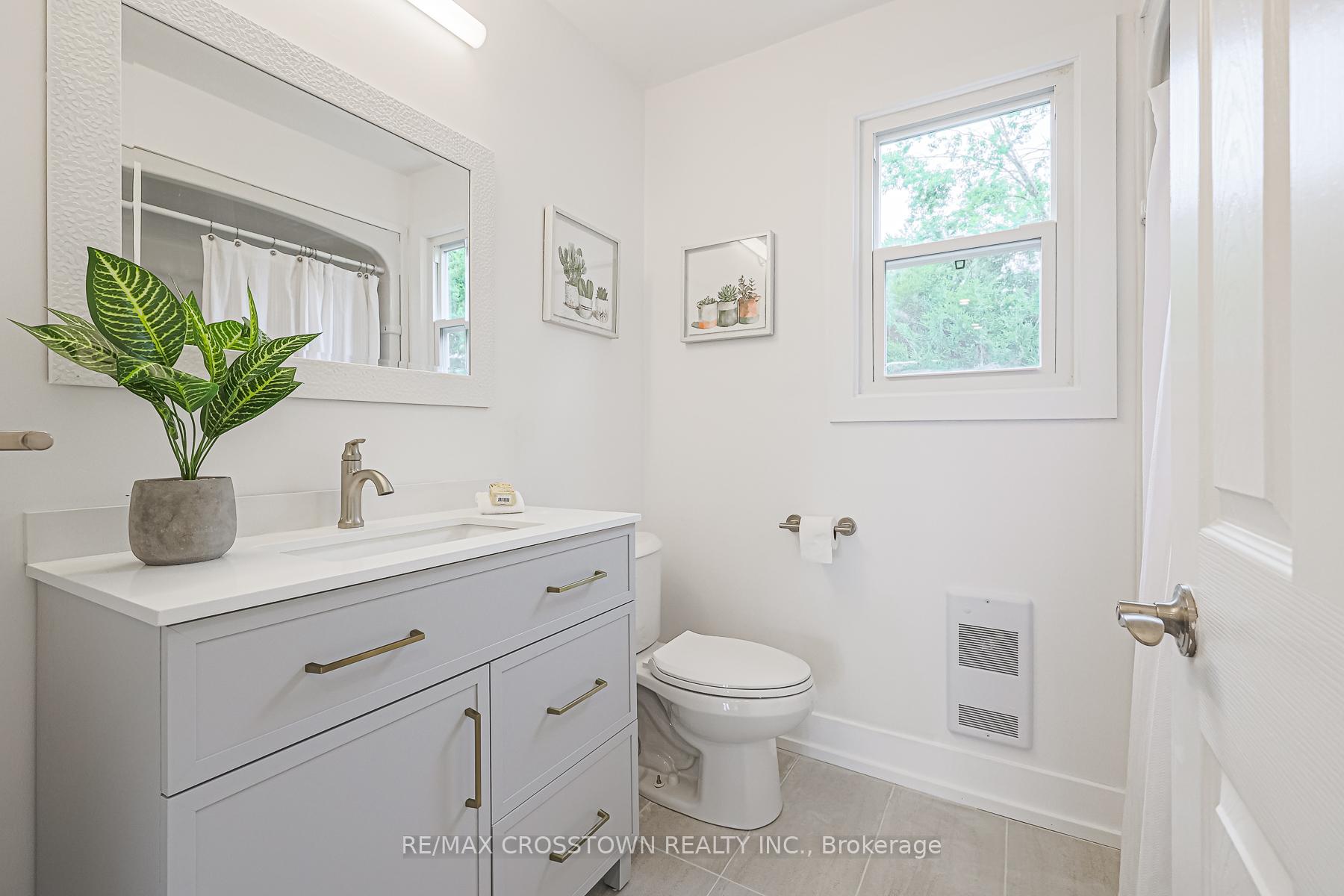 Photo 27 of 128 Moores Beach Road, Georgina, Virginia — HOMEH