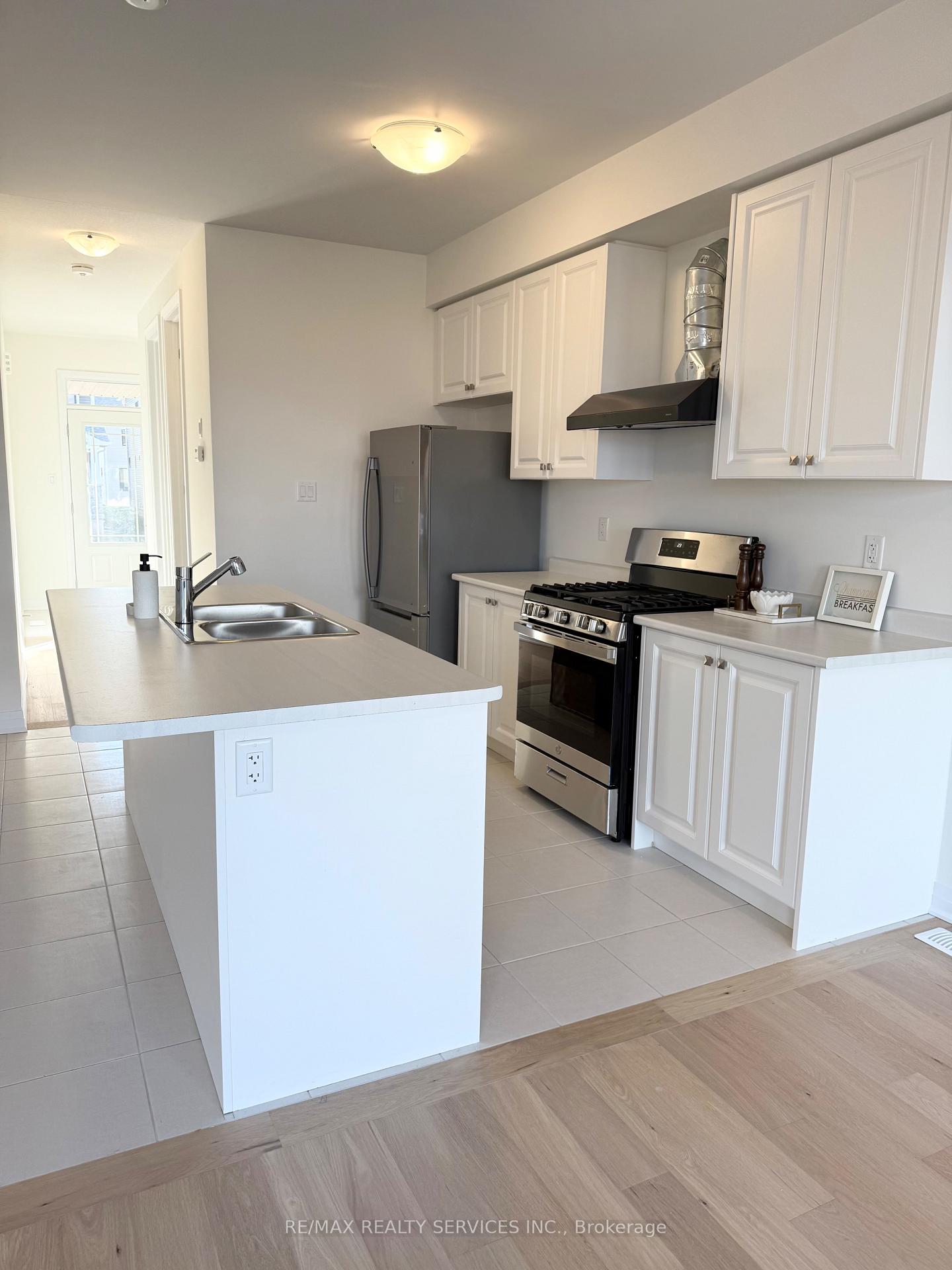 Photo 2 of 64 Masters Street, Welland, Dain City — HOMEH