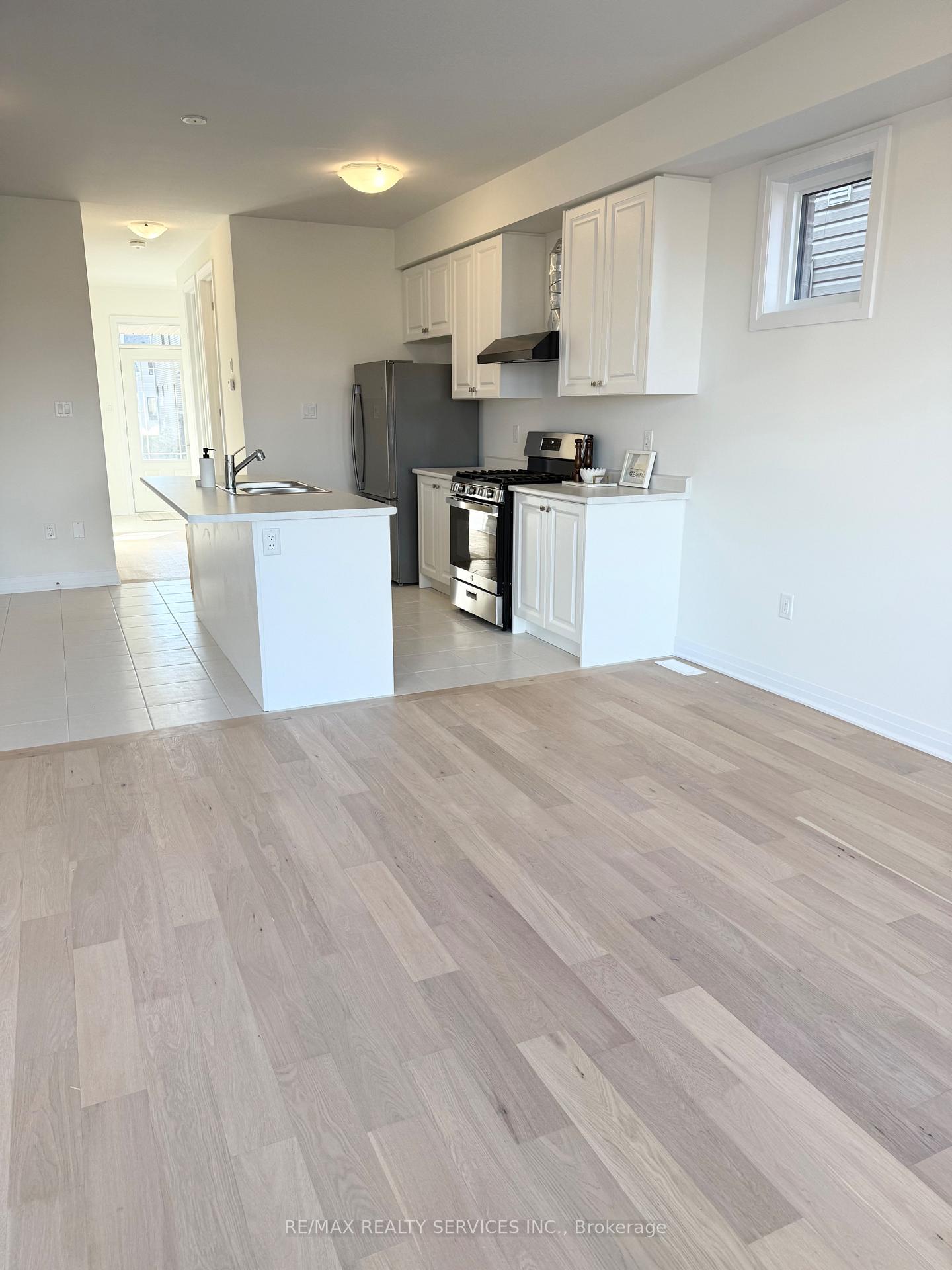 Photo 4 of 64 Masters Street, Welland, Dain City — HOMEH