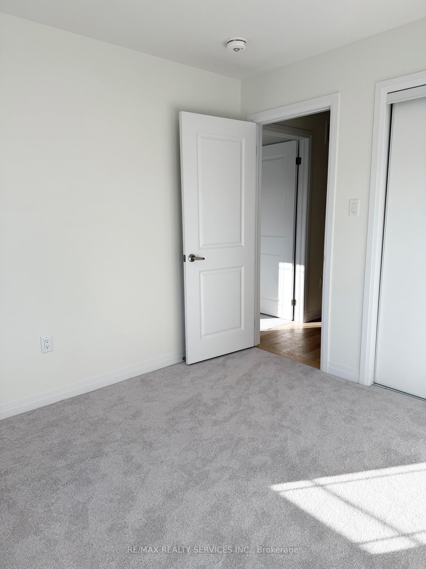 Photo 24 of 64 Masters Street, Welland, Dain City — HOMEH