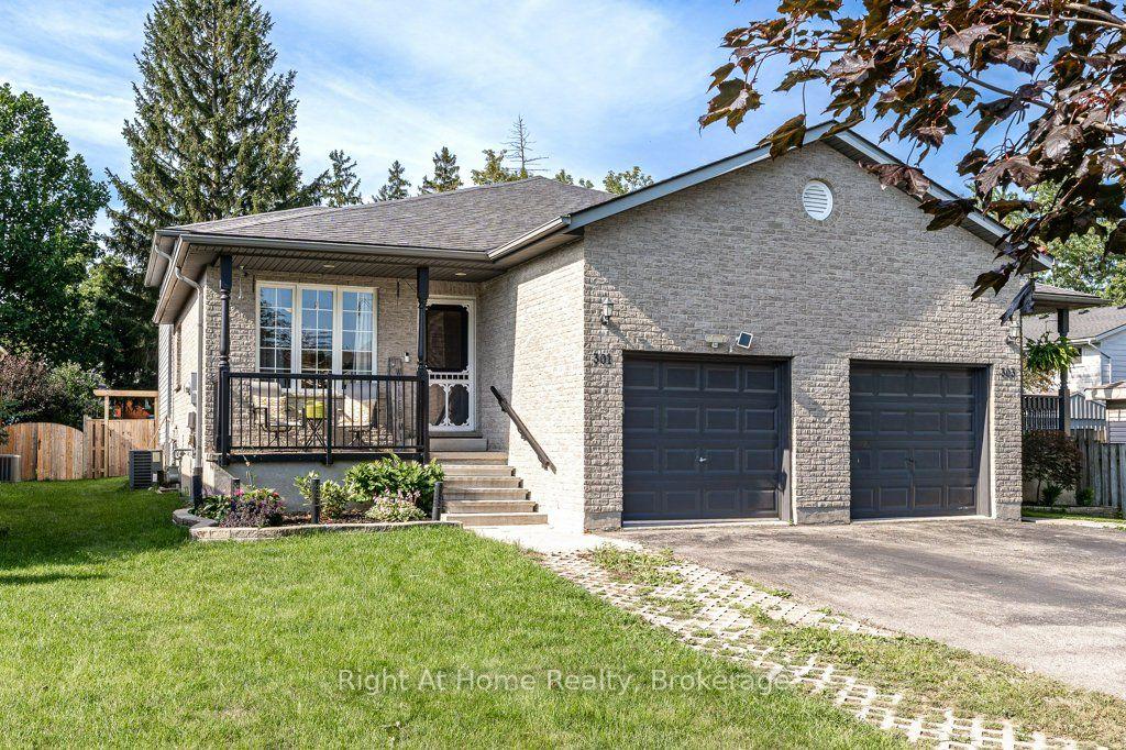 Photo 2 of 301 Norman Street, Stratford — HOMEH
