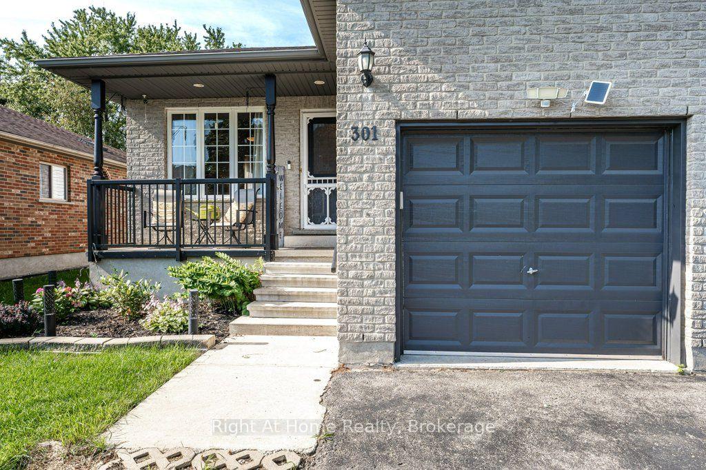 Photo 4 of 301 Norman Street, Stratford — HOMEH