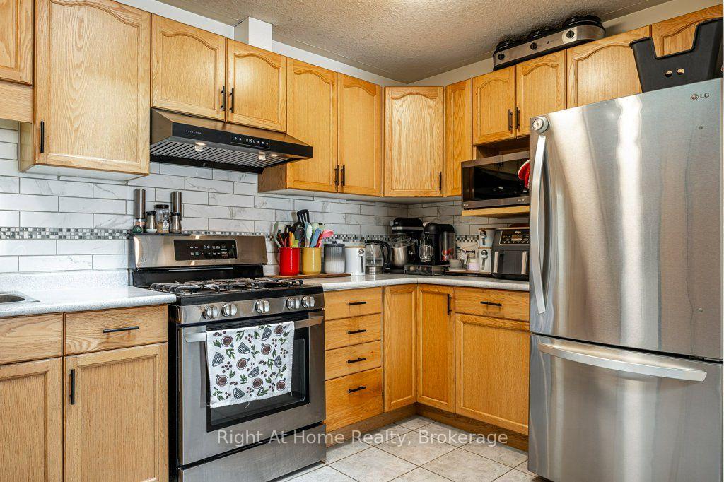 Photo 29 of 301 Norman Street, Stratford — HOMEH