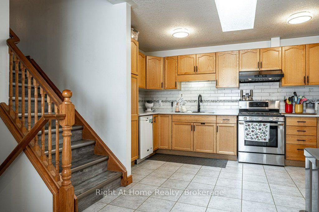 Photo 34 of 301 Norman Street, Stratford — HOMEH
