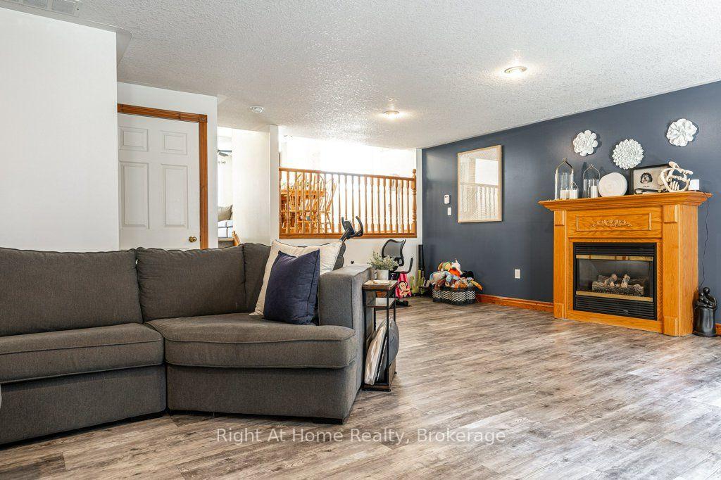 Photo 43 of 301 Norman Street, Stratford — HOMEH