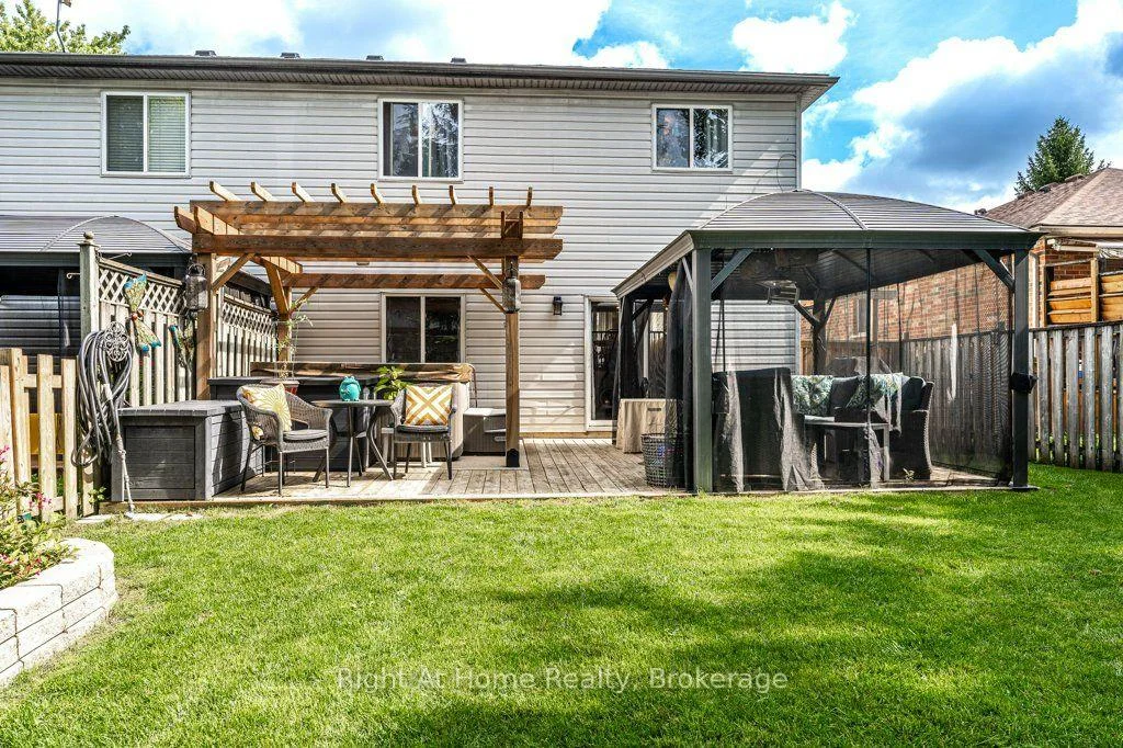 Photo 97 of 301 Norman Street, Stratford — HOMEH
