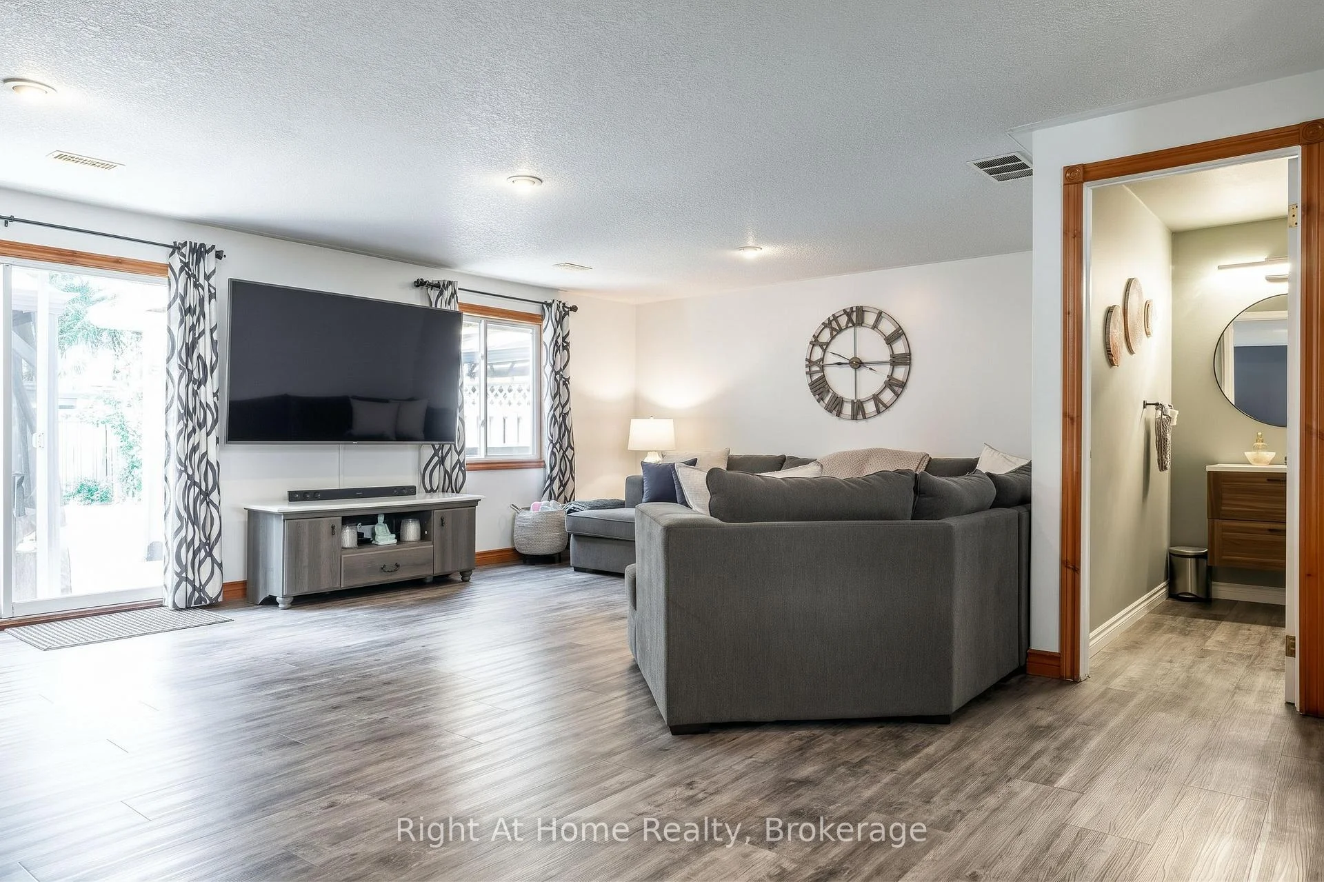 Photo 59 of 301 Norman Street, Stratford — HOMEH