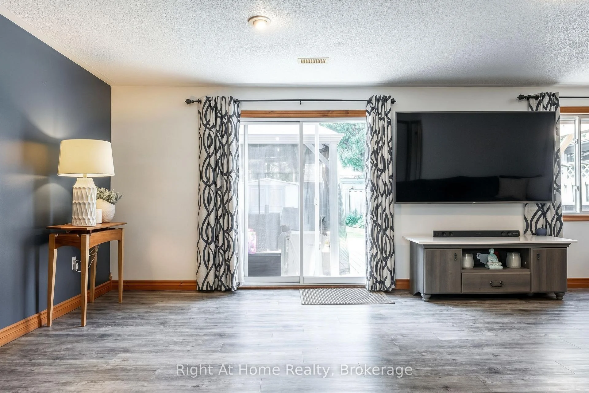 Photo 61 of 301 Norman Street, Stratford — HOMEH
