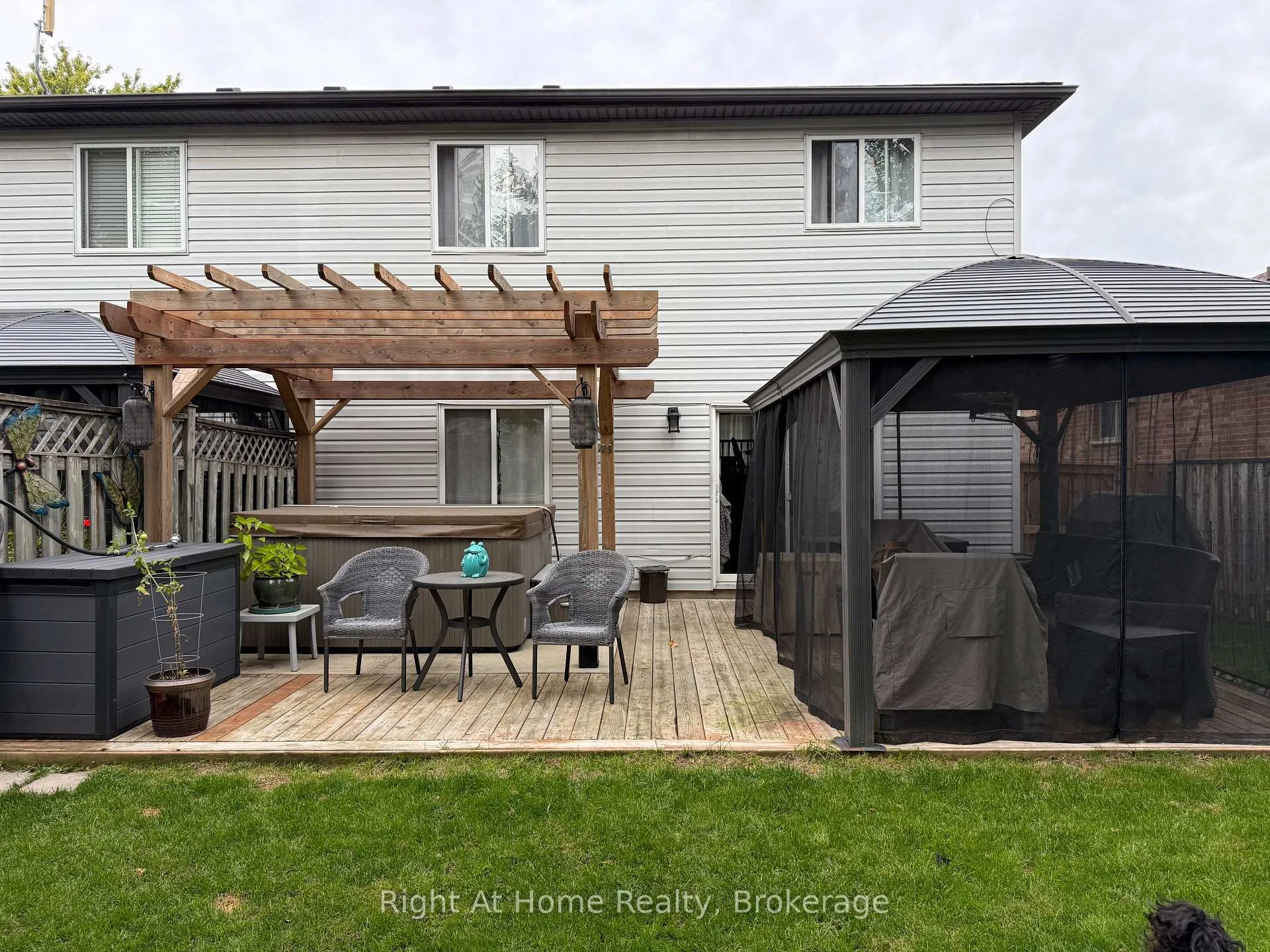 Photo 80 of 301 Norman Street, Stratford — HOMEH