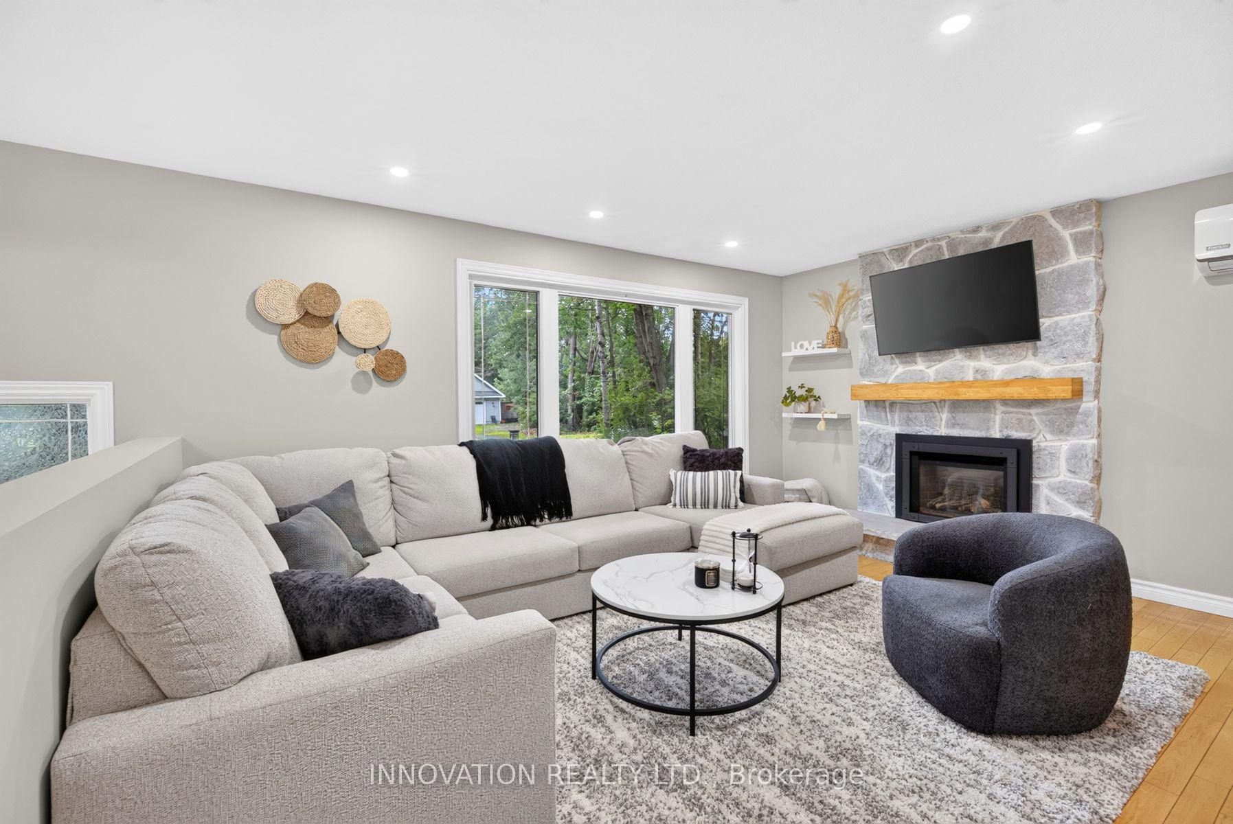 Photo 6 of 136 Acorn Crescent, Ottawa, Constance Bay — HOMEH