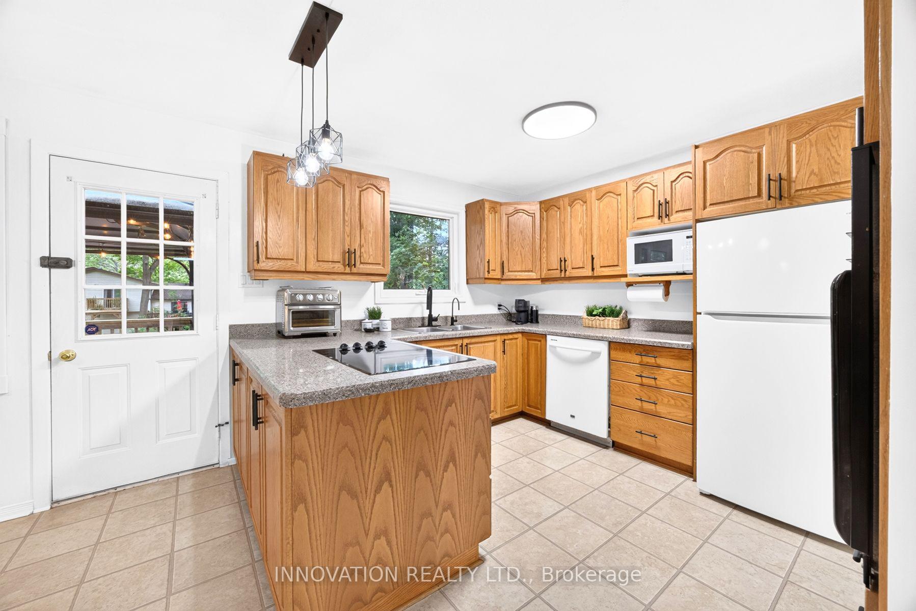 Photo 13 of 136 Acorn Crescent, Ottawa, Constance Bay — HOMEH