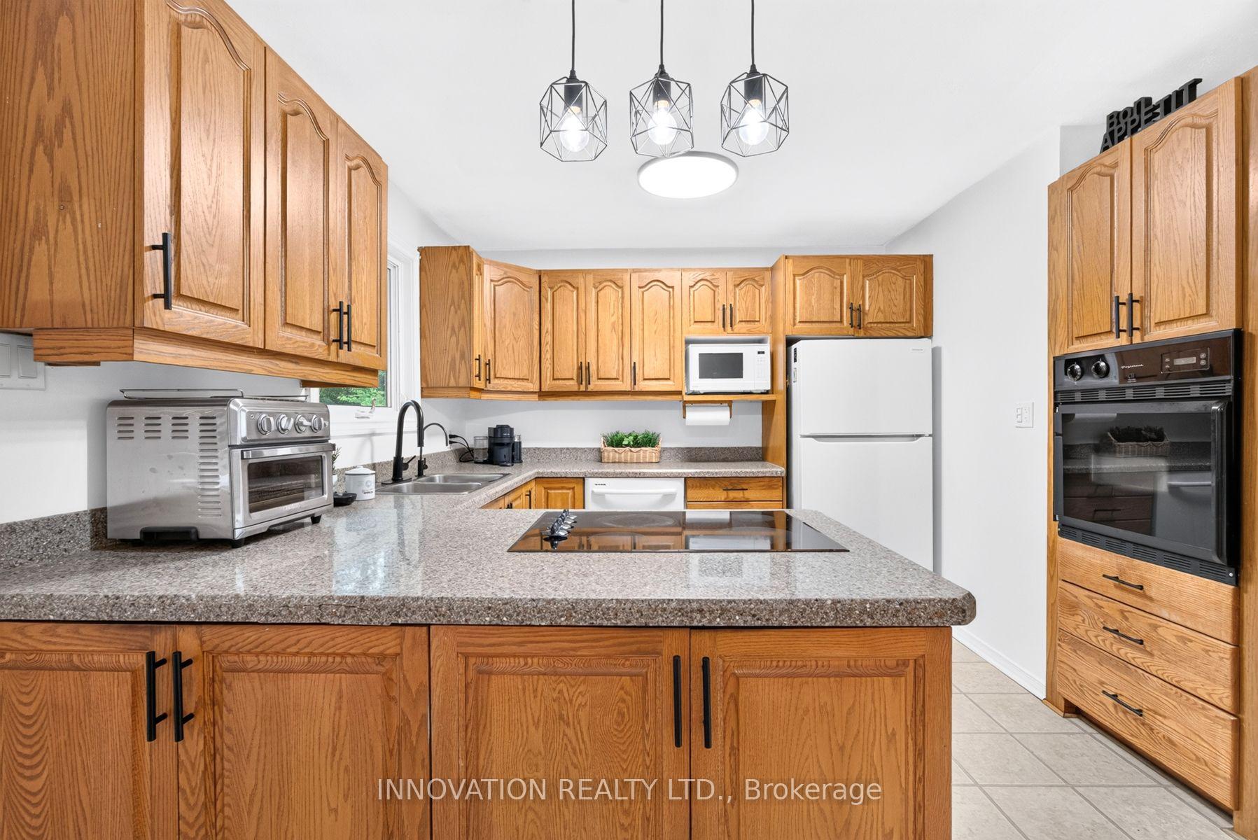 Photo 14 of 136 Acorn Crescent, Ottawa, Constance Bay — HOMEH