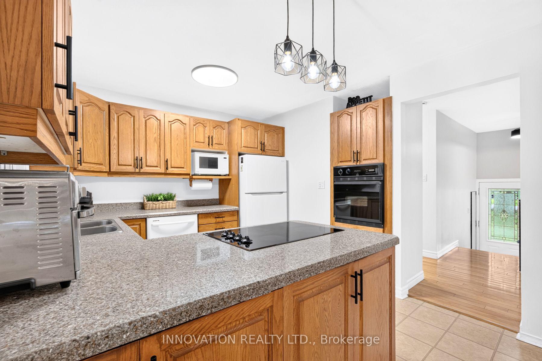 Photo 15 of 136 Acorn Crescent, Ottawa, Constance Bay — HOMEH