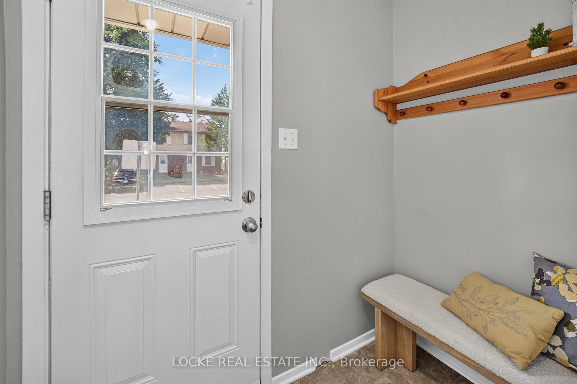 Photo 3 of Unit 28, 1975 Fairglen Mews, Ottawa, Blackburn Hamlet (South) — HOMEH