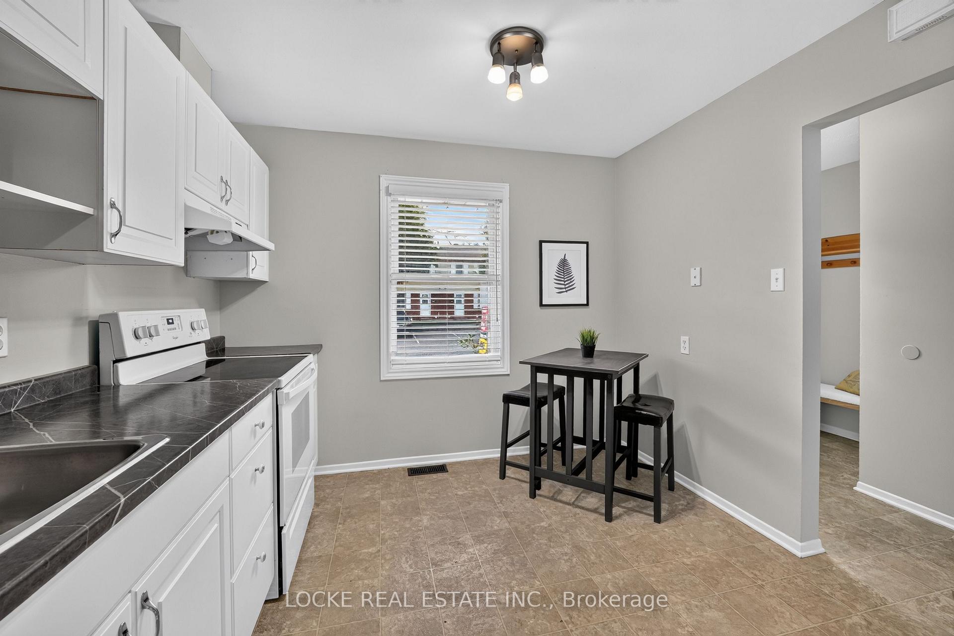 Photo 6 of Unit 28, 1975 Fairglen Mews, Ottawa, Blackburn Hamlet (South) — HOMEH