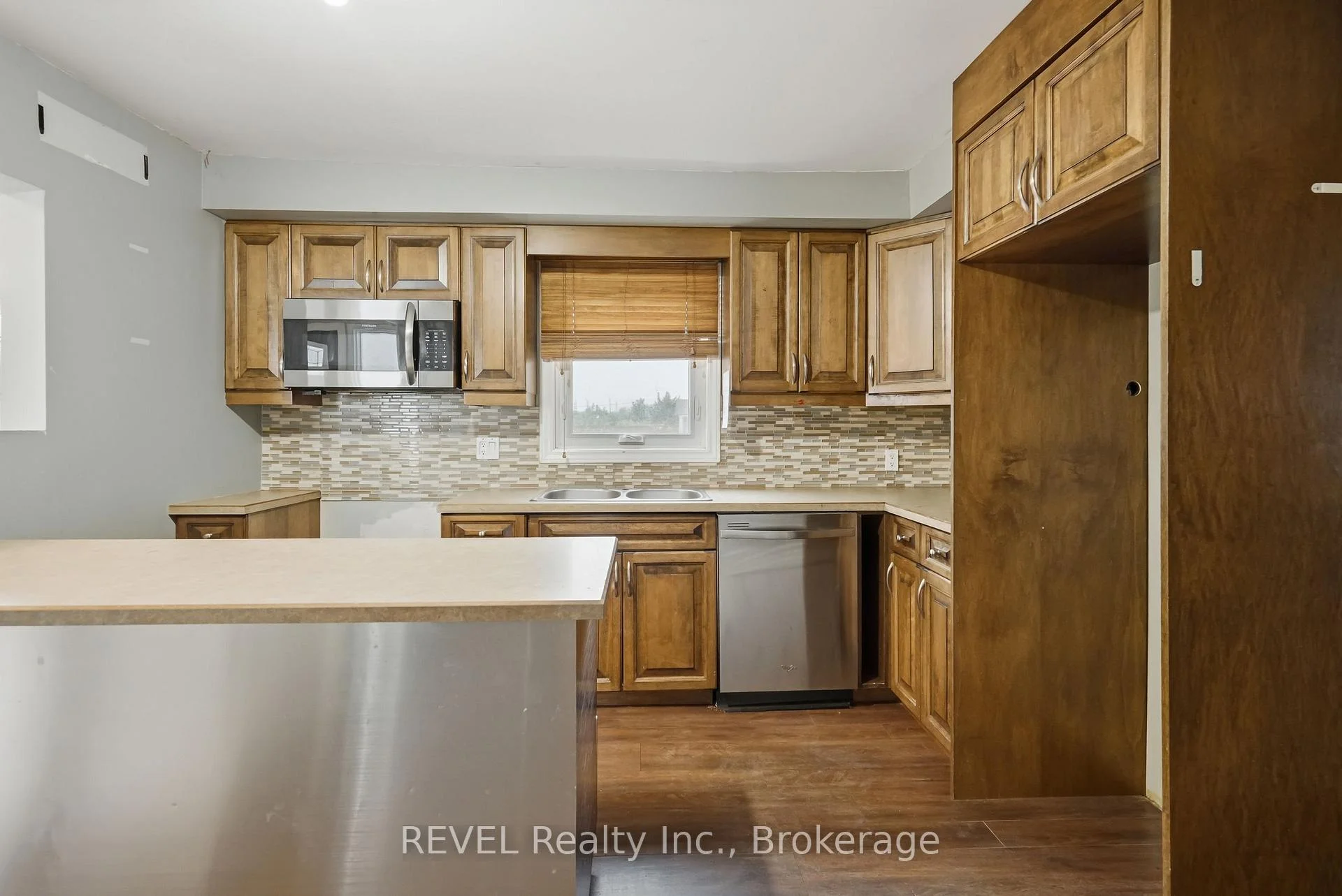 Photo 19 of 2324 Centre Street, Thorold, Allanburg/Thorold South — HOMEH
