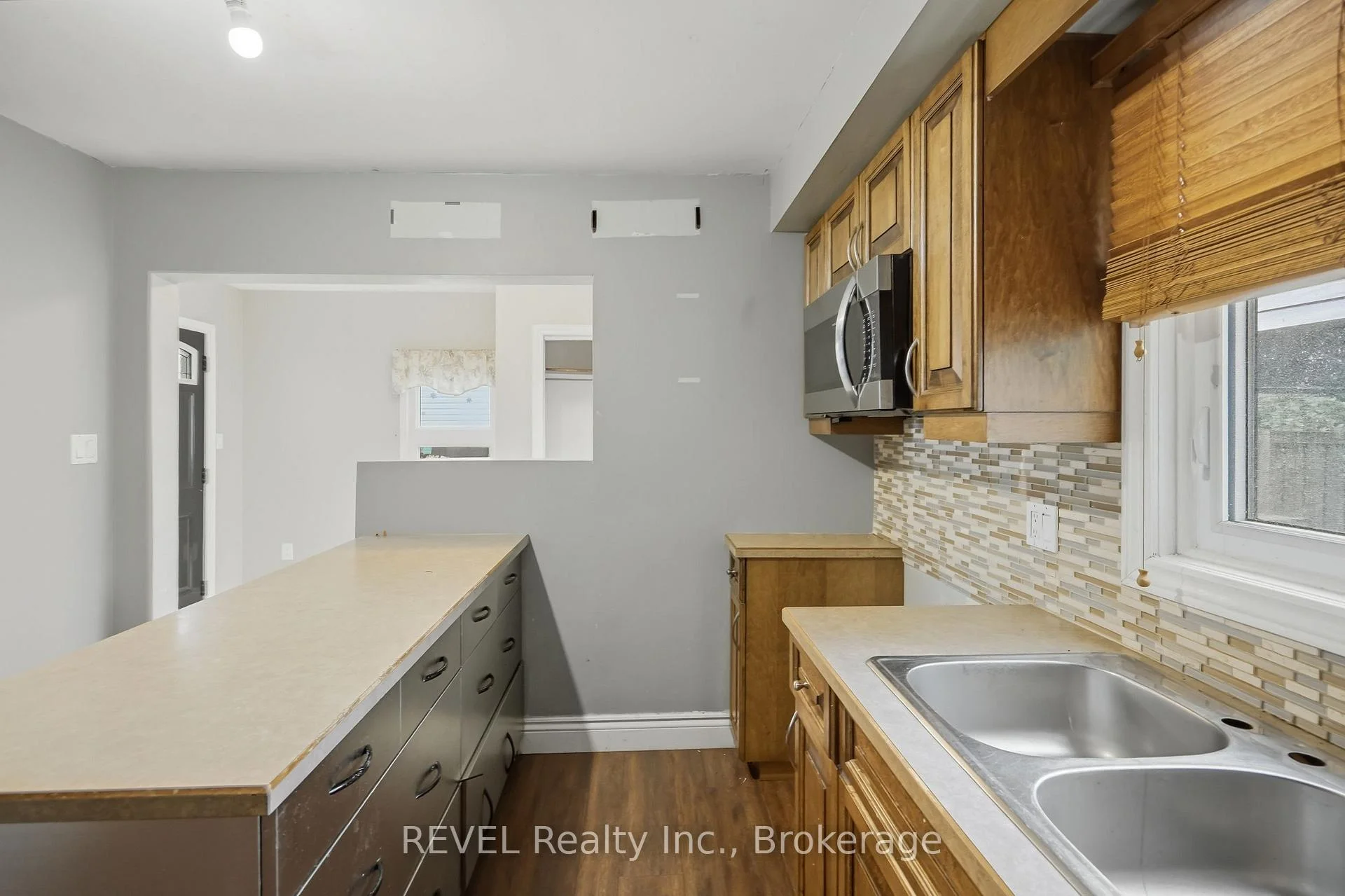 Photo 20 of 2324 Centre Street, Thorold, Allanburg/Thorold South — HOMEH
