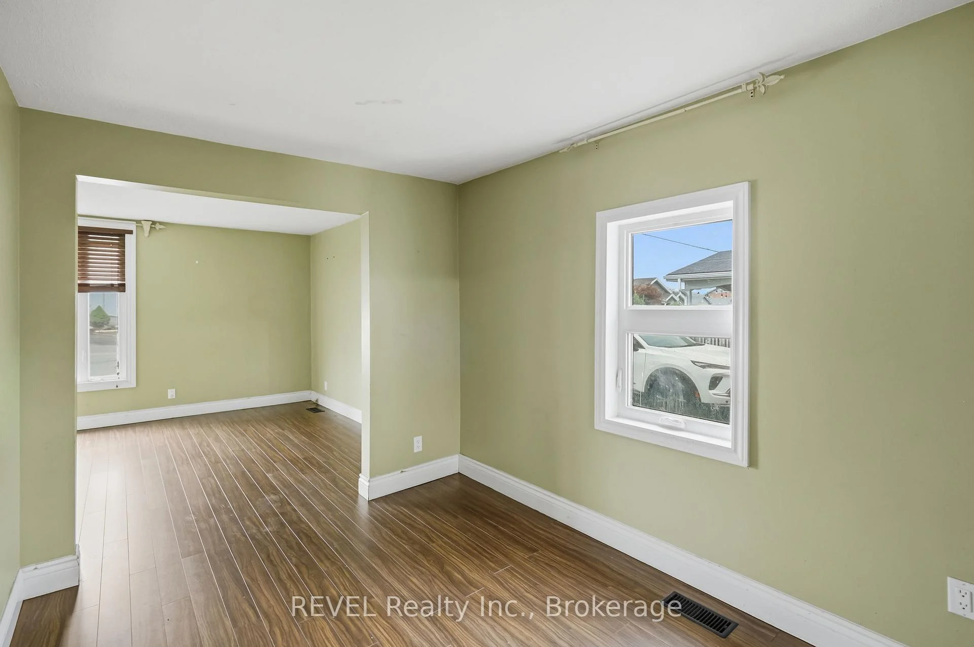 Photo 21 of 2324 Centre Street, Thorold, Allanburg/Thorold South — HOMEH