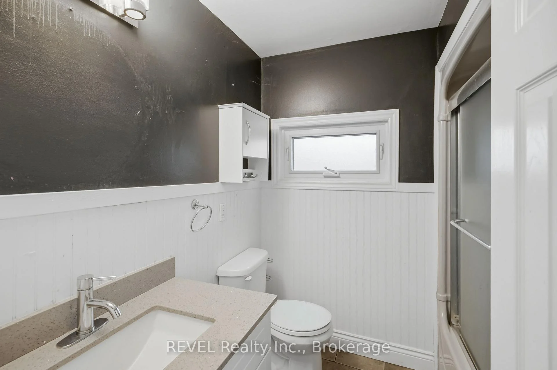 Photo 23 of 2324 Centre Street, Thorold, Allanburg/Thorold South — HOMEH