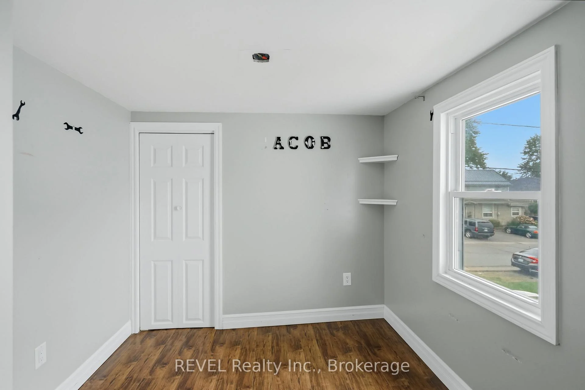Photo 29 of 2324 Centre Street, Thorold, Allanburg/Thorold South — HOMEH