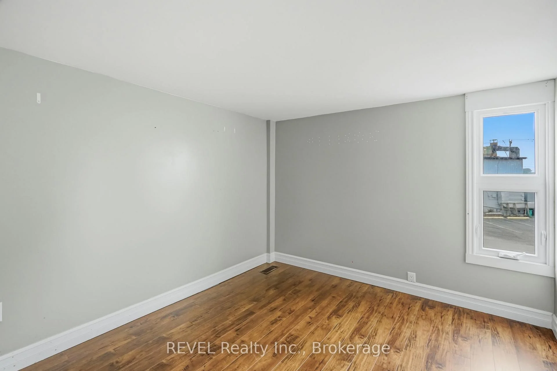 Photo 32 of 2324 Centre Street, Thorold, Allanburg/Thorold South — HOMEH