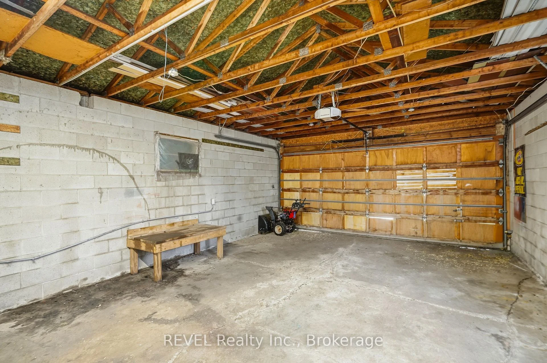 Photo 37 of 2324 Centre Street, Thorold, Allanburg/Thorold South — HOMEH