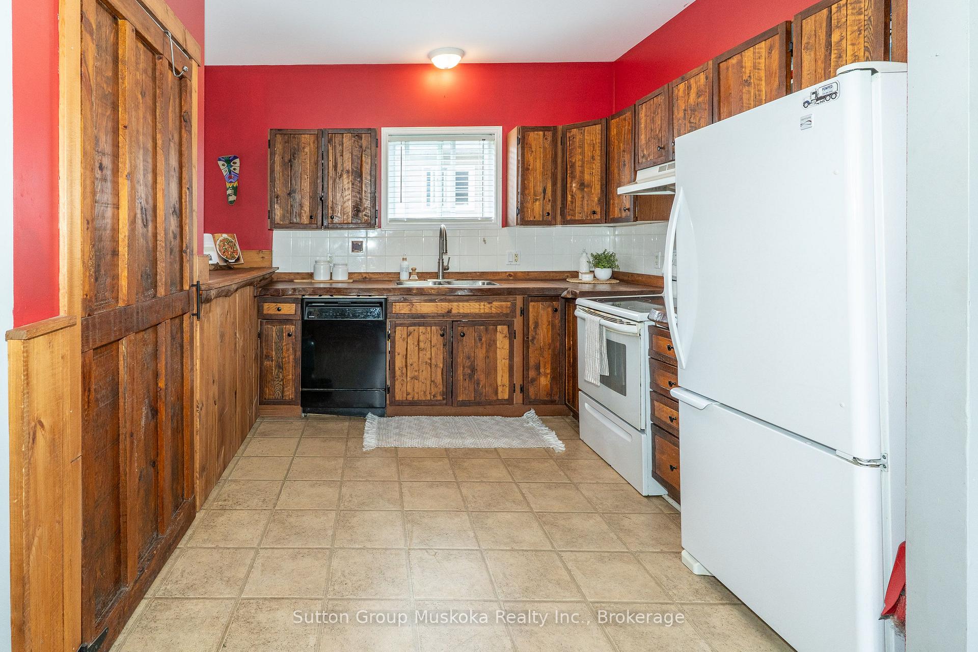 Photo 14 of 184 Main Street, Perry, Novar — HOMEH