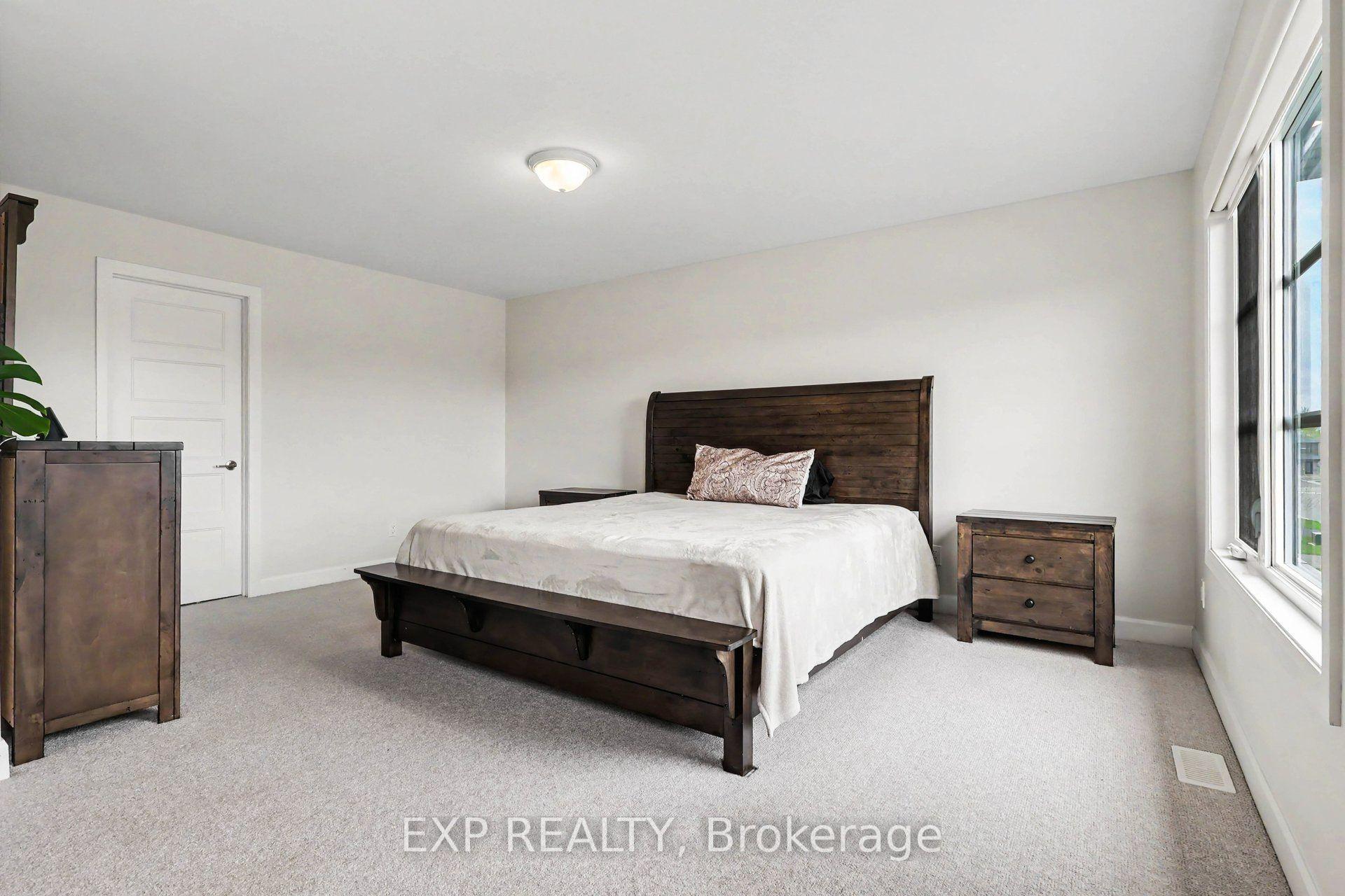 Photo 17 of 520 Lucent Street, Russell, Russell Twp — HOMEH