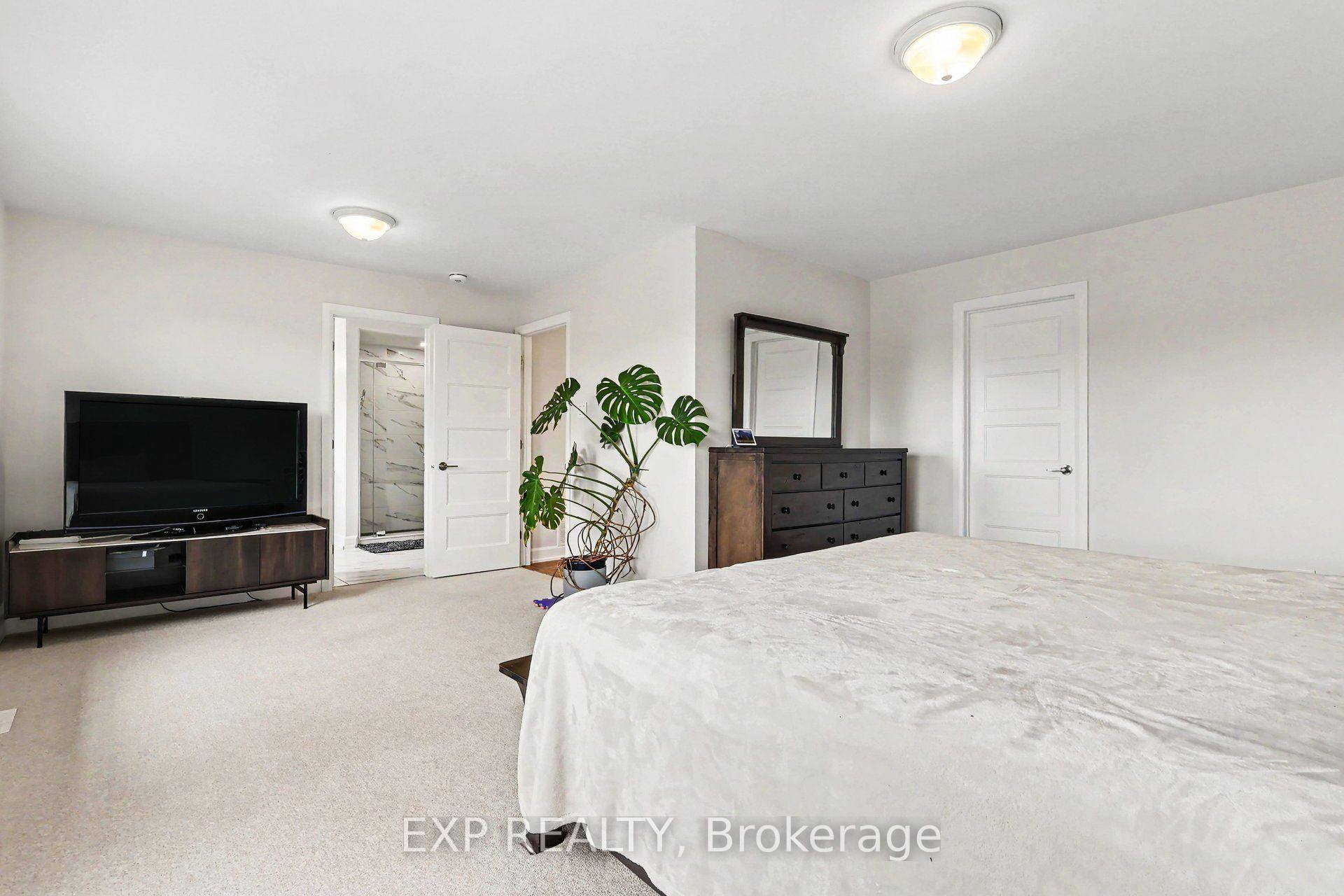 Photo 18 of 520 Lucent Street, Russell, Russell Twp — HOMEH