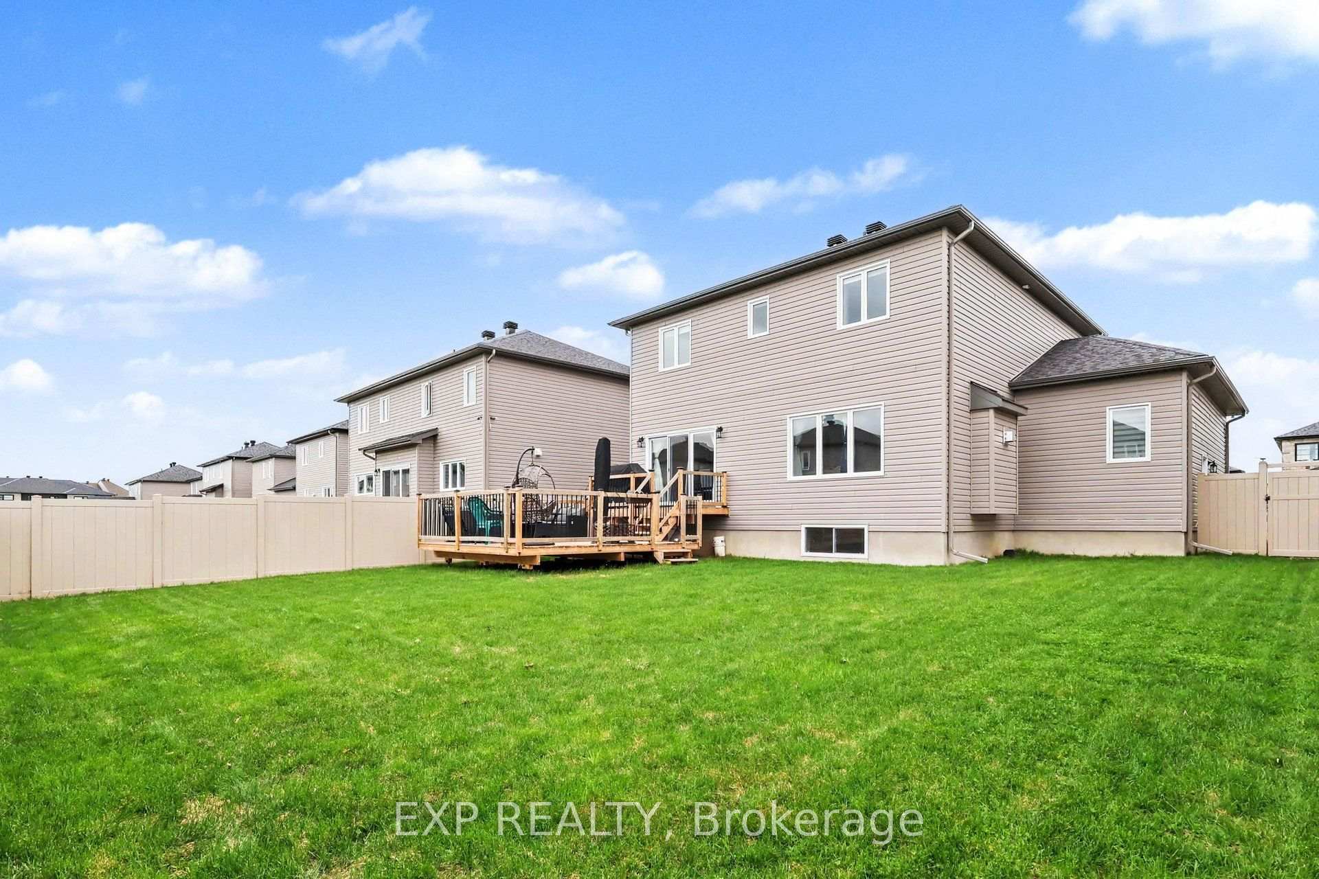 Photo 29 of 520 Lucent Street, Russell, Russell Twp — HOMEH