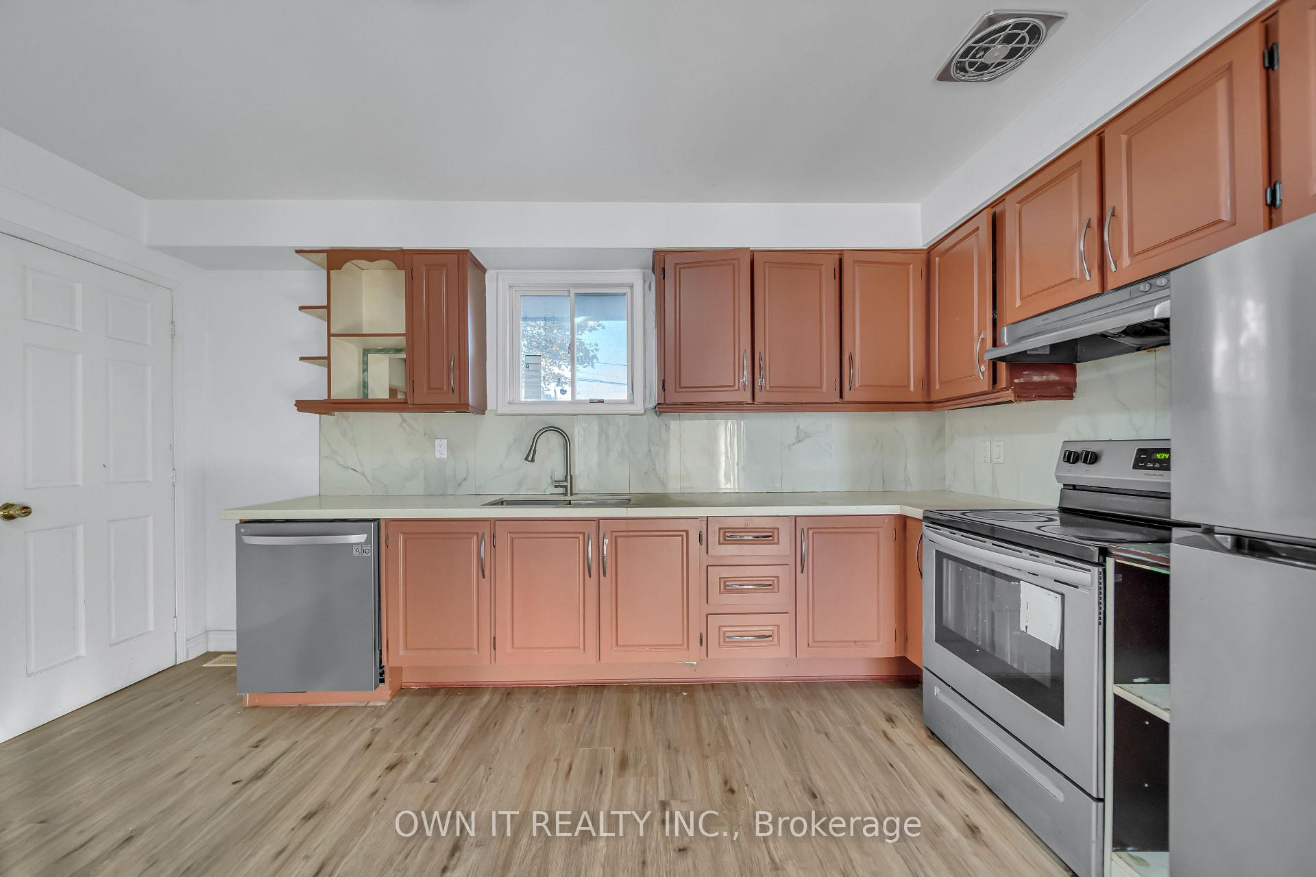 Photo 9 of 68 Campbell Drive, Brampton, Northwood Park — HOMEH
