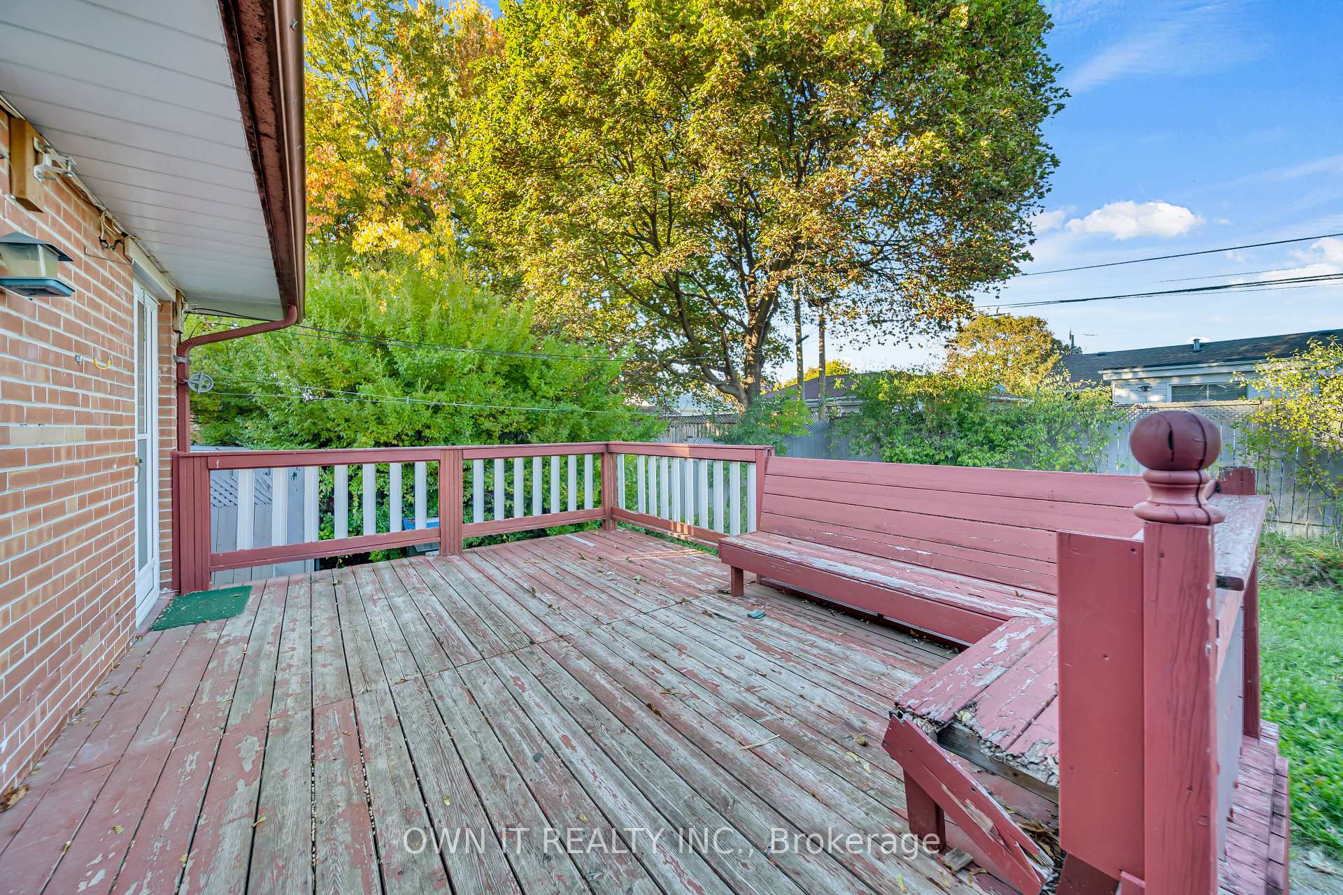 Photo 10 of 68 Campbell Drive, Brampton, Northwood Park — HOMEH