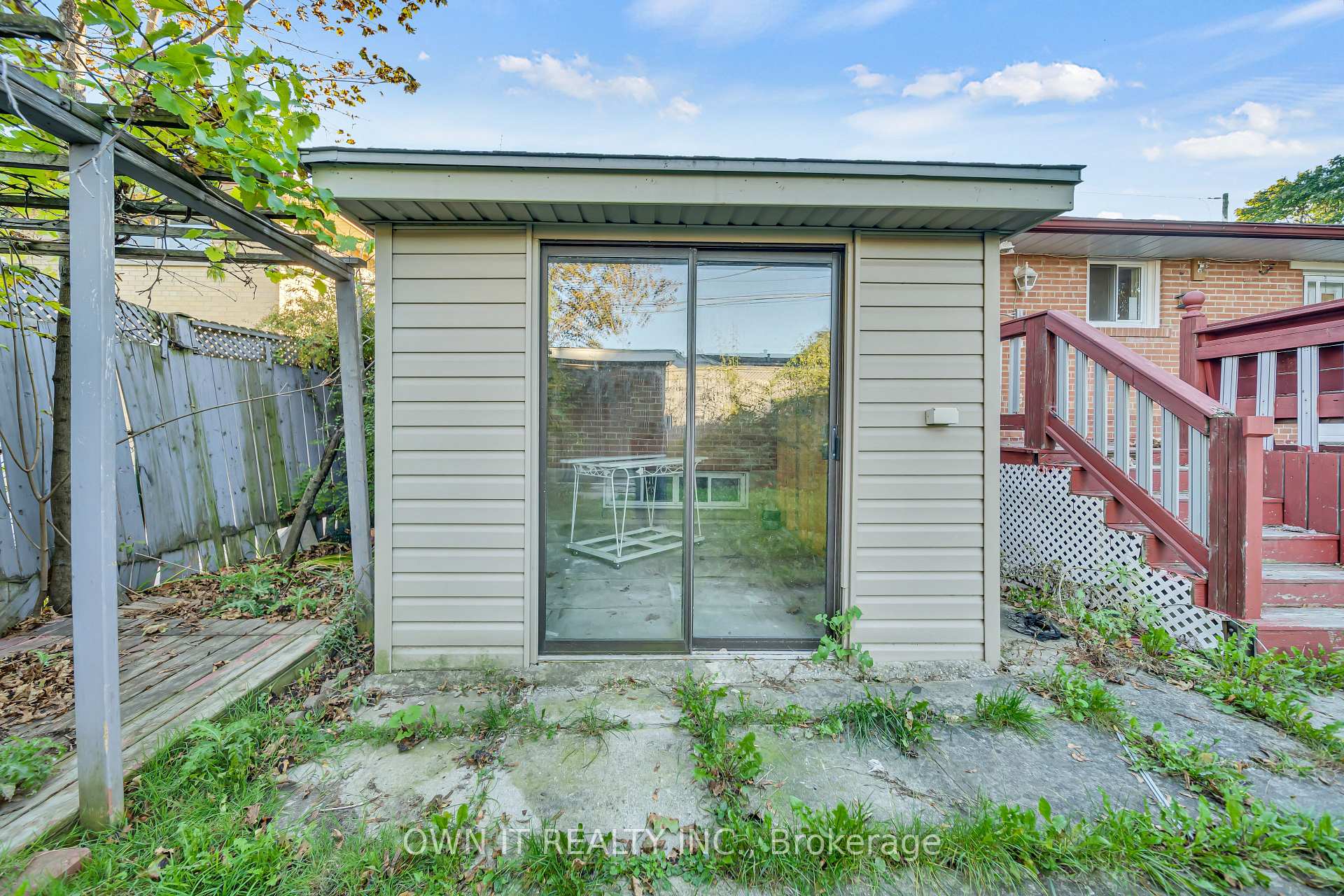 Photo 11 of 68 Campbell Drive, Brampton, Northwood Park — HOMEH