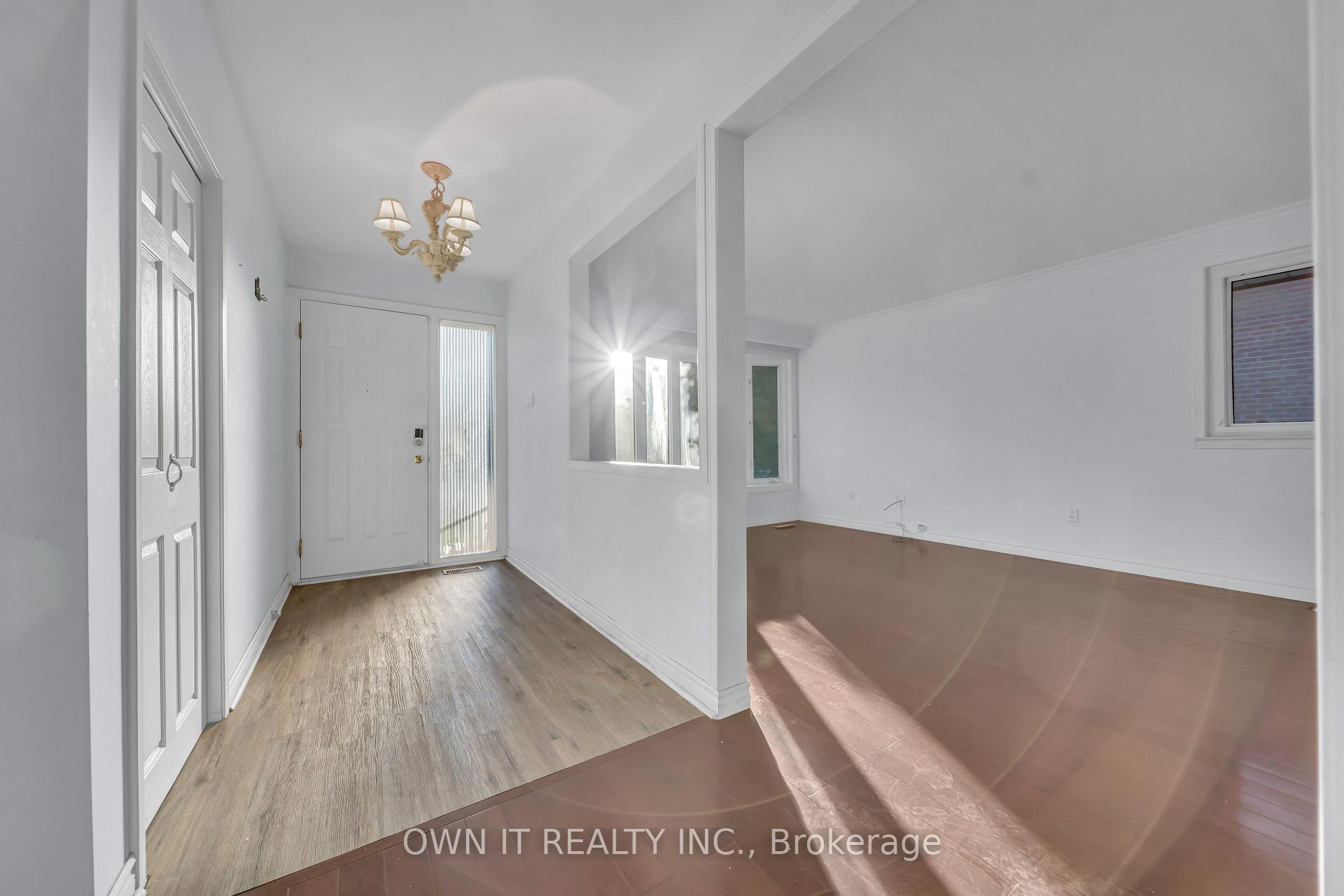 Photo 13 of 68 Campbell Drive, Brampton, Northwood Park — HOMEH