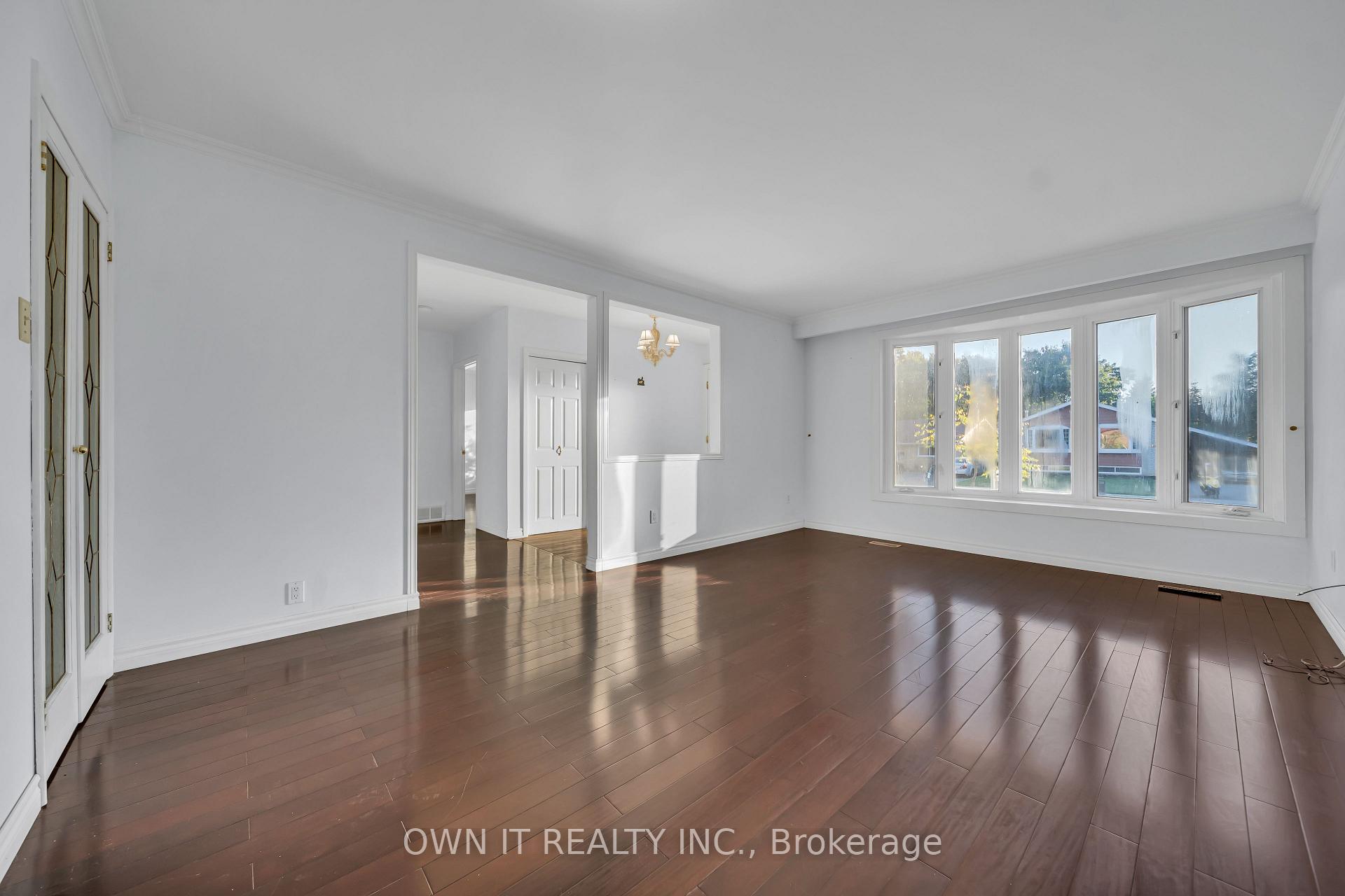 Photo 14 of 68 Campbell Drive, Brampton, Northwood Park — HOMEH