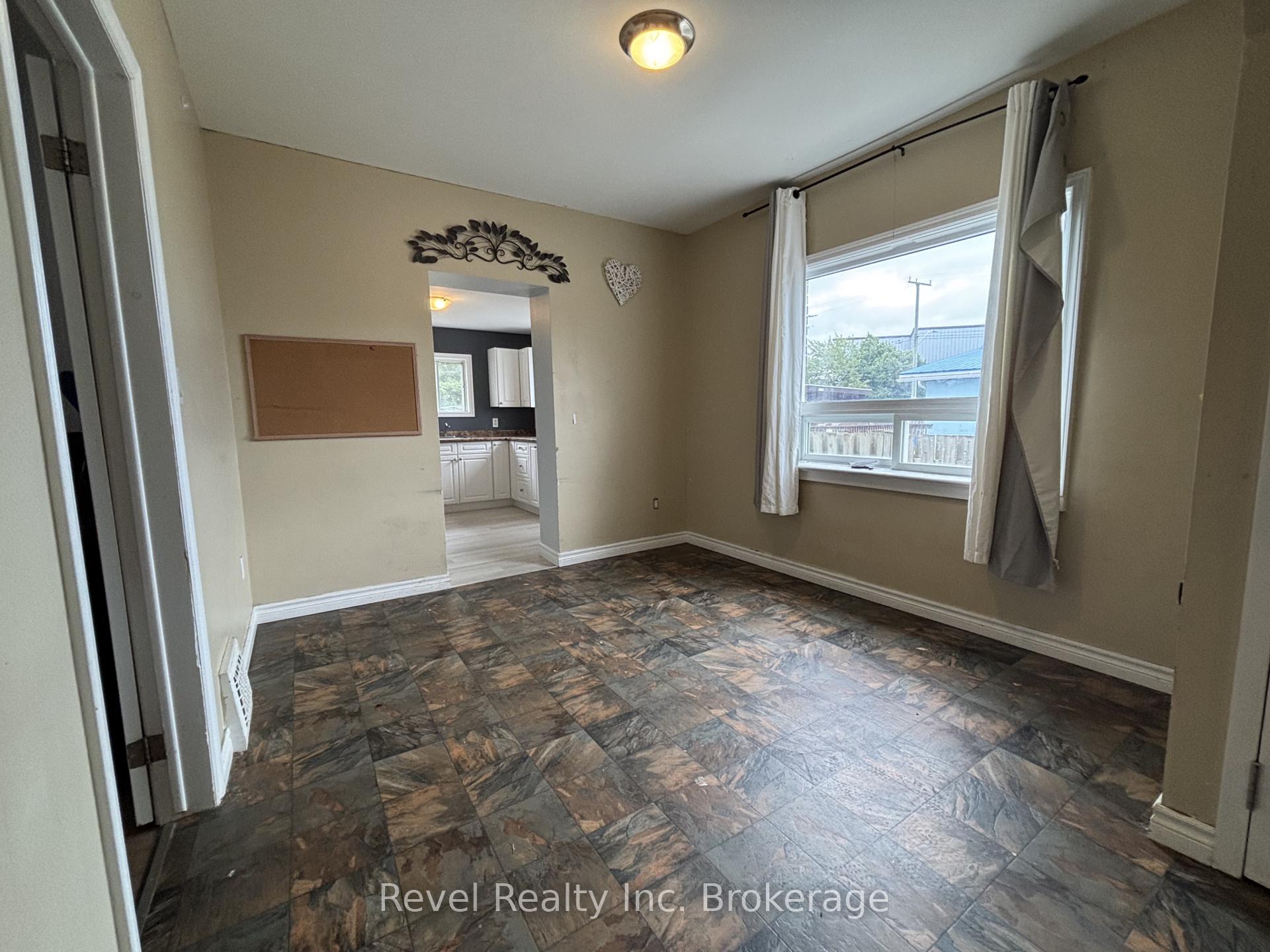 Photo 7 of 416 First Avenue W, North Bay, Central — HOMEH