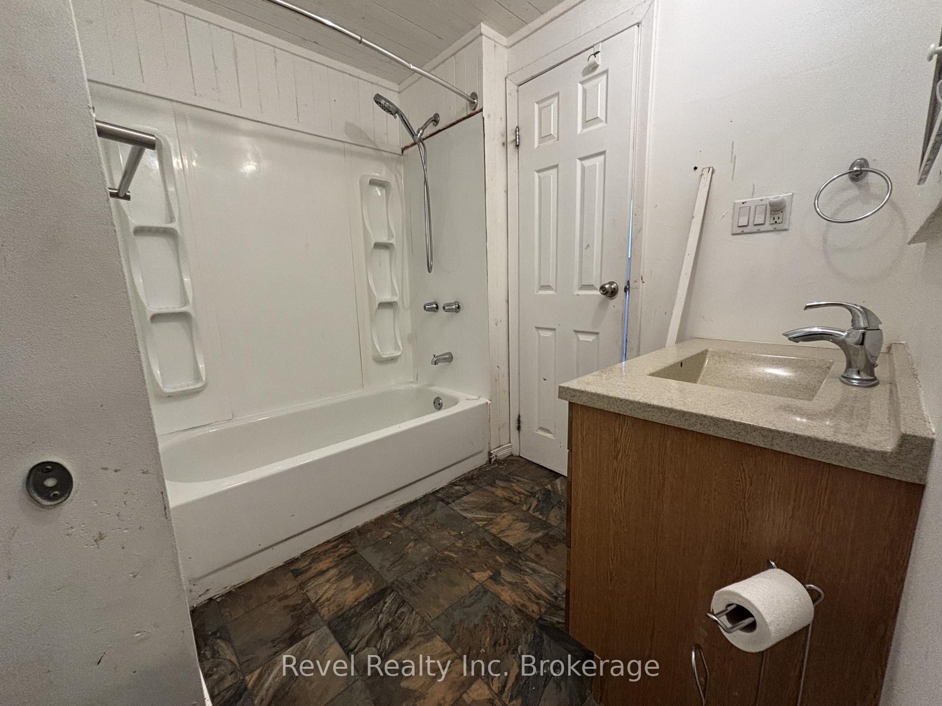 Photo 12 of 416 First Avenue W, North Bay, Central — HOMEH