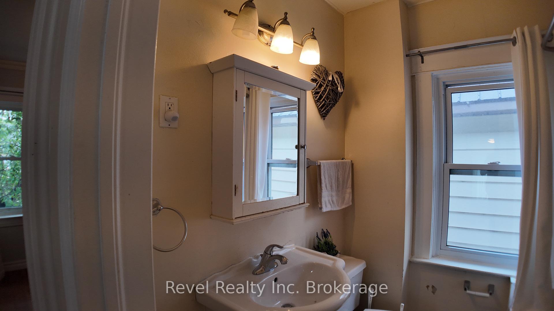 Photo 16 of 416 First Avenue W, North Bay, Central — HOMEH