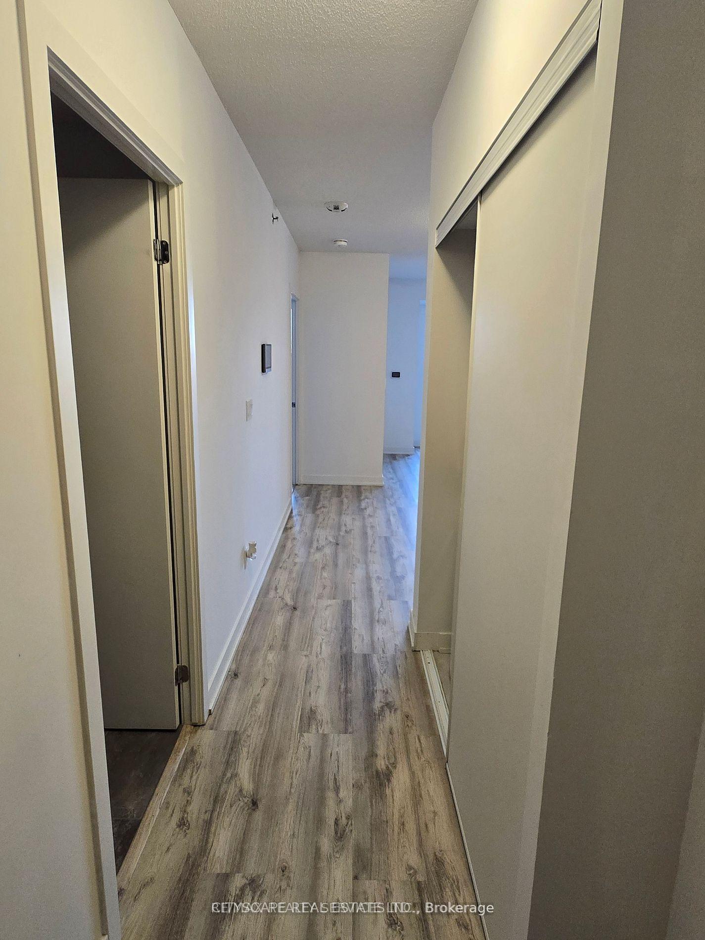 Photo 2 of Unit B208, 3200 Dakota Common, Burlington, Alton — HOMEH