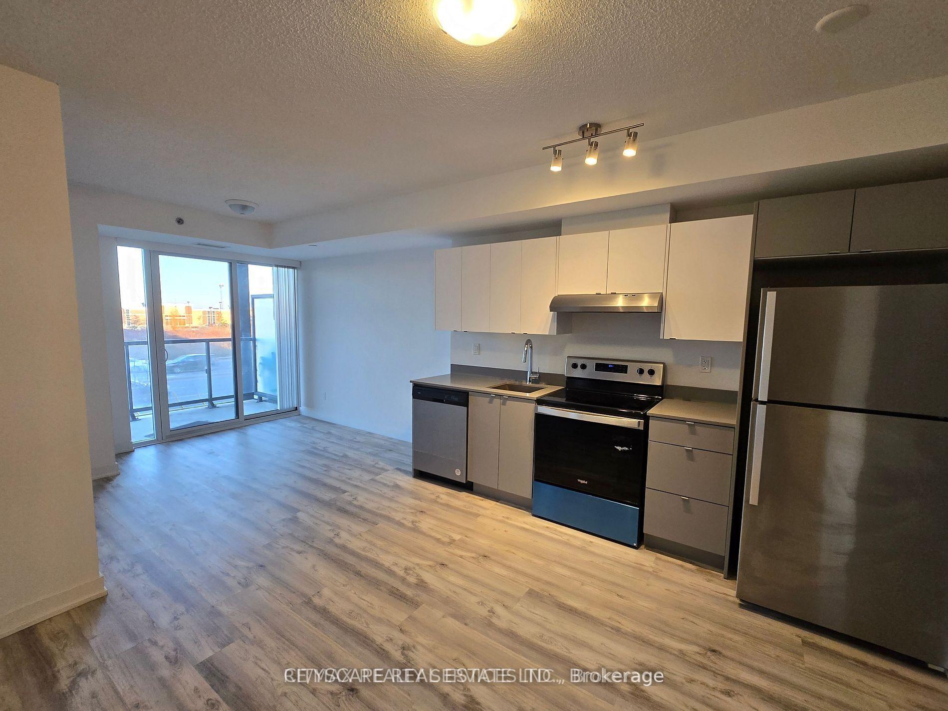 Photo 4 of Unit B208, 3200 Dakota Common, Burlington, Alton — HOMEH