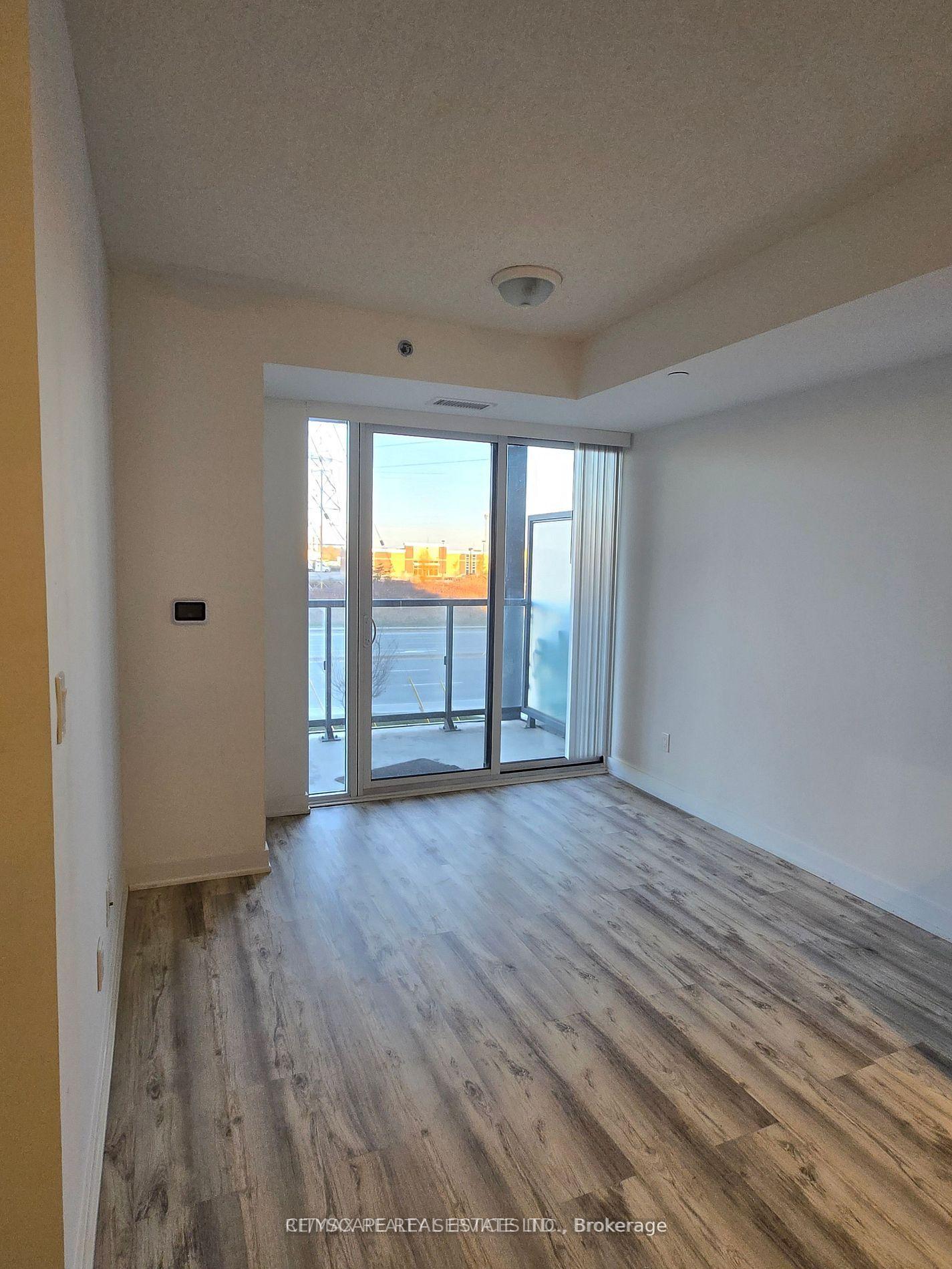 Photo 5 of Unit B208, 3200 Dakota Common, Burlington, Alton — HOMEH