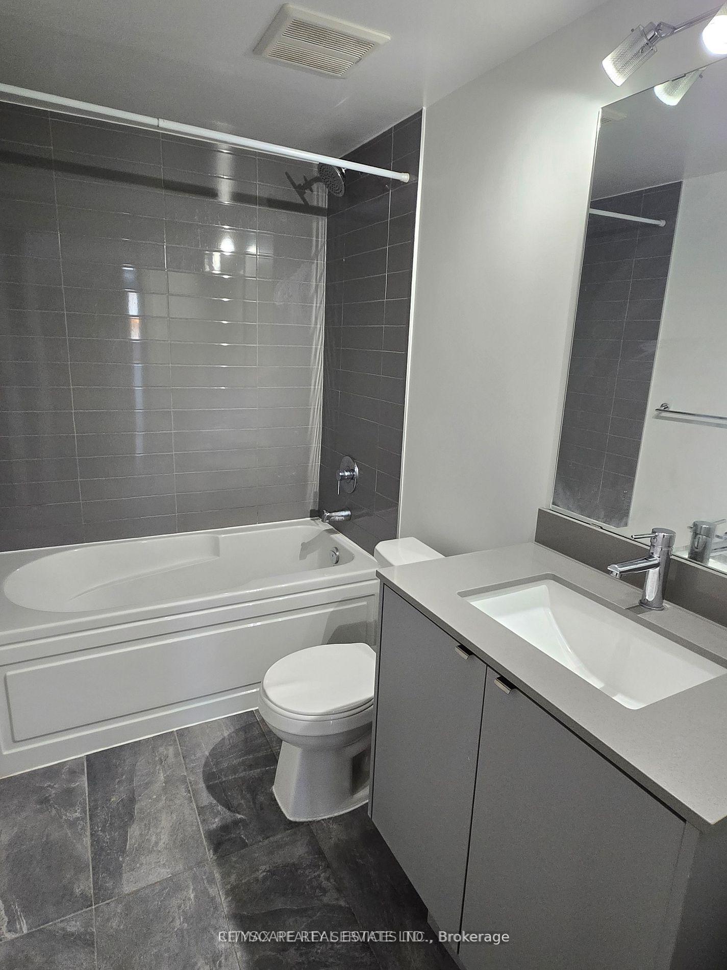 Photo 10 of Unit B208, 3200 Dakota Common, Burlington, Alton — HOMEH