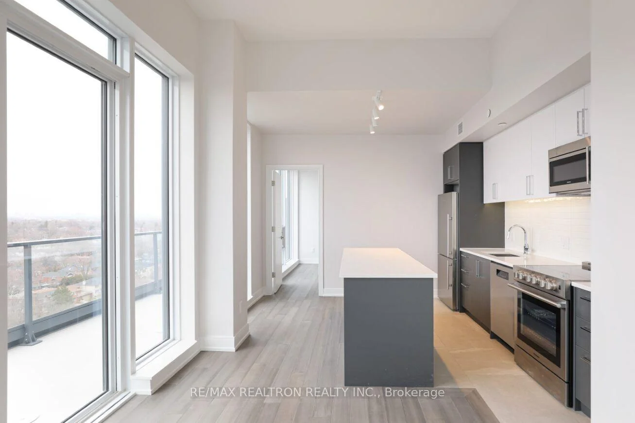 Front of Unit 1305, 2525 Bathurst Street