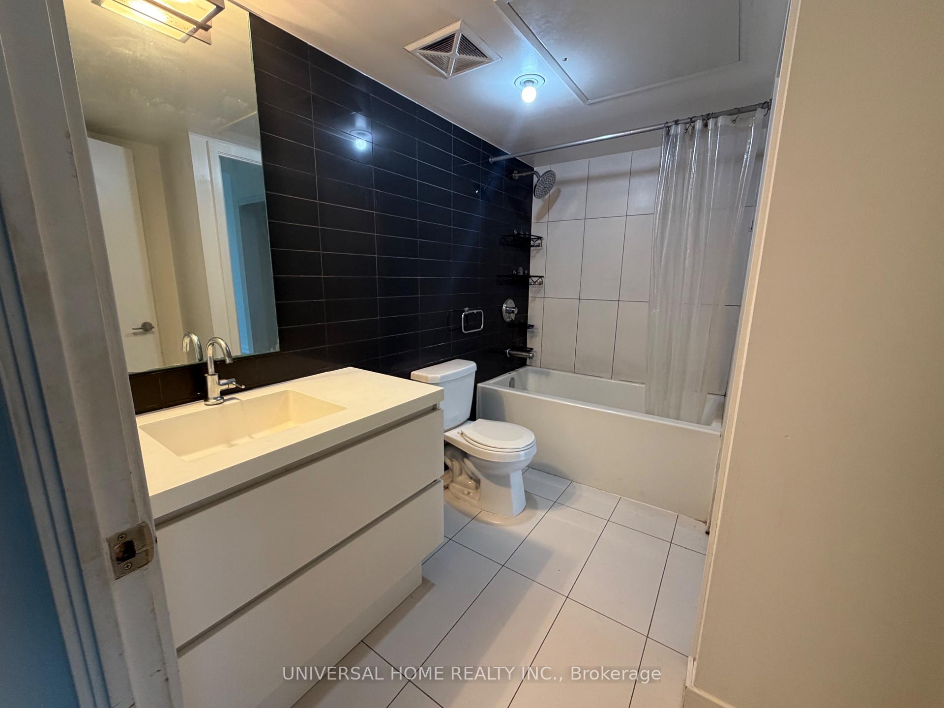 Photo 7 of Unit 4511, 85 Queens Wharf Road, Toronto, Waterfront Communities — HOMEH