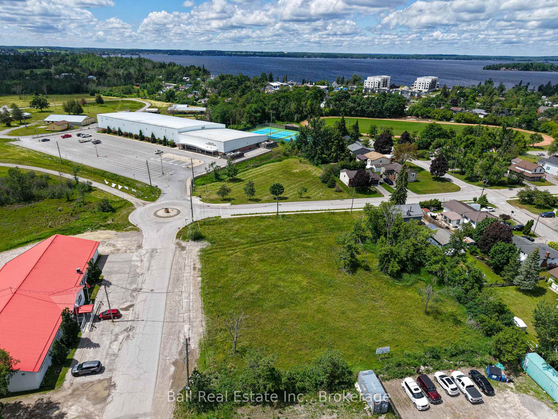 Photo 6 of 16 Veterans Way, Kawartha Lakes, Fenelon Falls — HOMEH