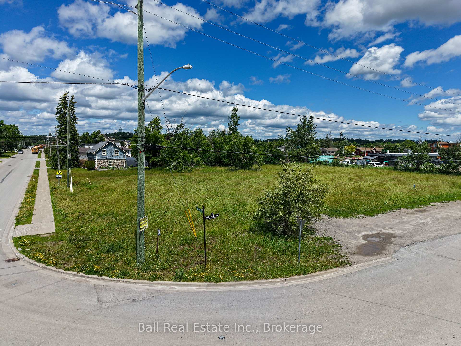 Photo 10 of 16 Veterans Way, Kawartha Lakes, Fenelon Falls — HOMEH