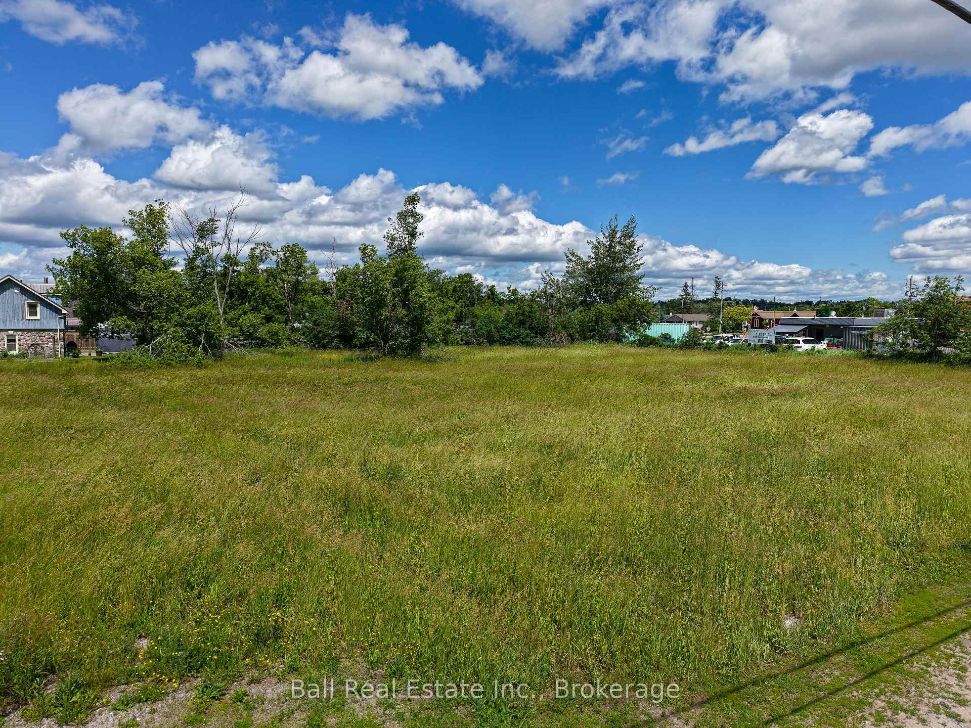Photo 11 of 16 Veterans Way, Kawartha Lakes, Fenelon Falls — HOMEH