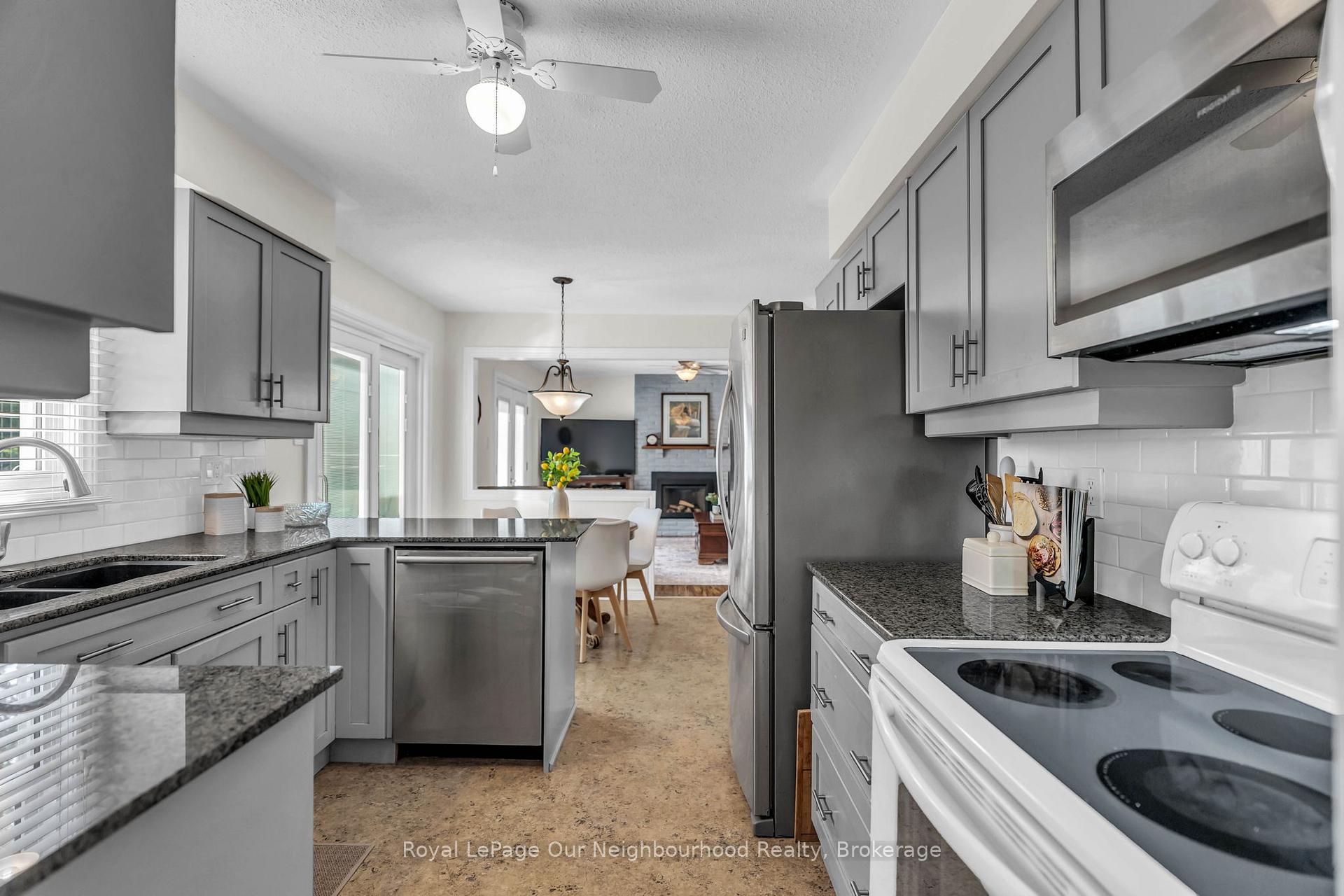 Photo 13 of 67 Bartlett Crescent, London, South M — HOMEH