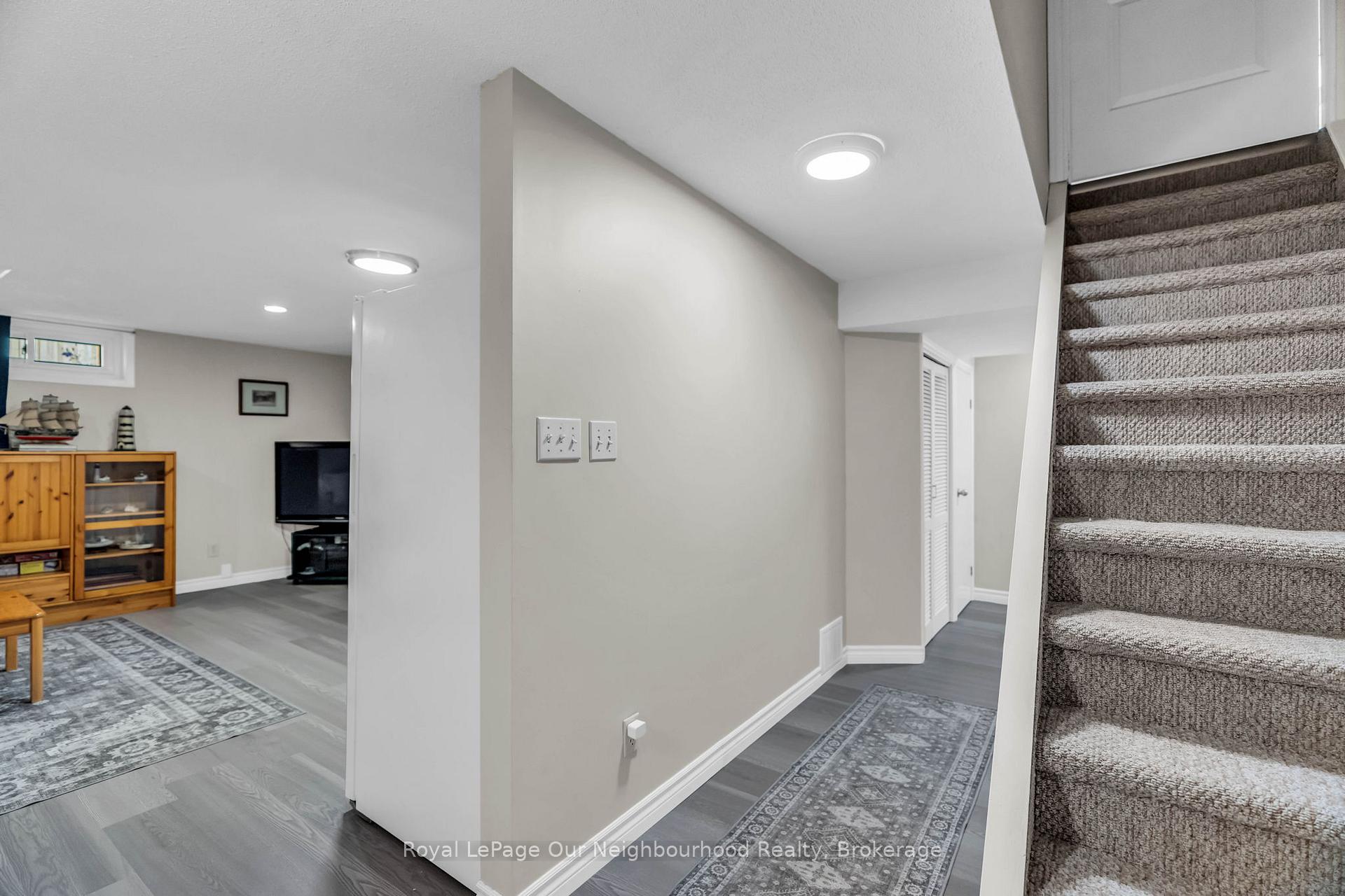 Photo 34 of 67 Bartlett Crescent, London, South M — HOMEH