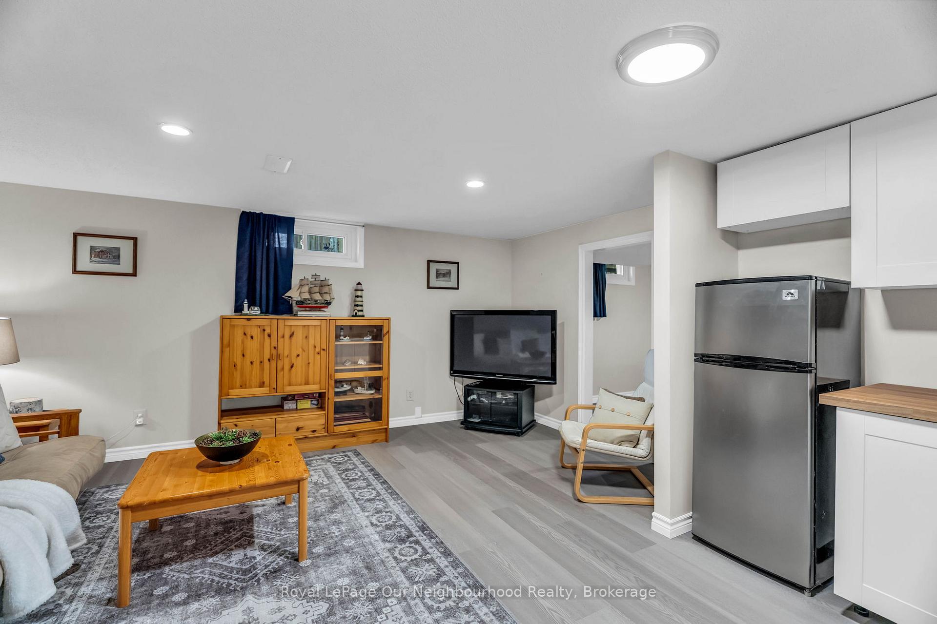 Photo 35 of 67 Bartlett Crescent, London, South M — HOMEH